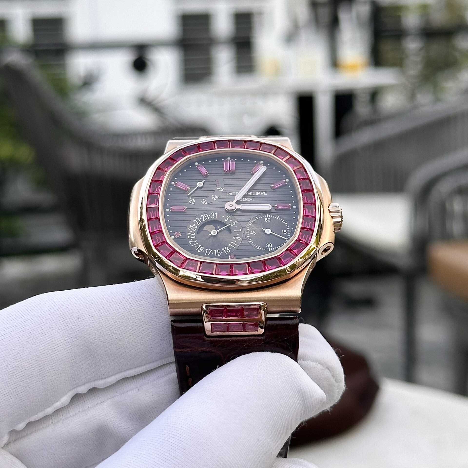 Patek Philippe Nautilus 5724 Gold Wrapped With Ruby Replica Watch 40mm