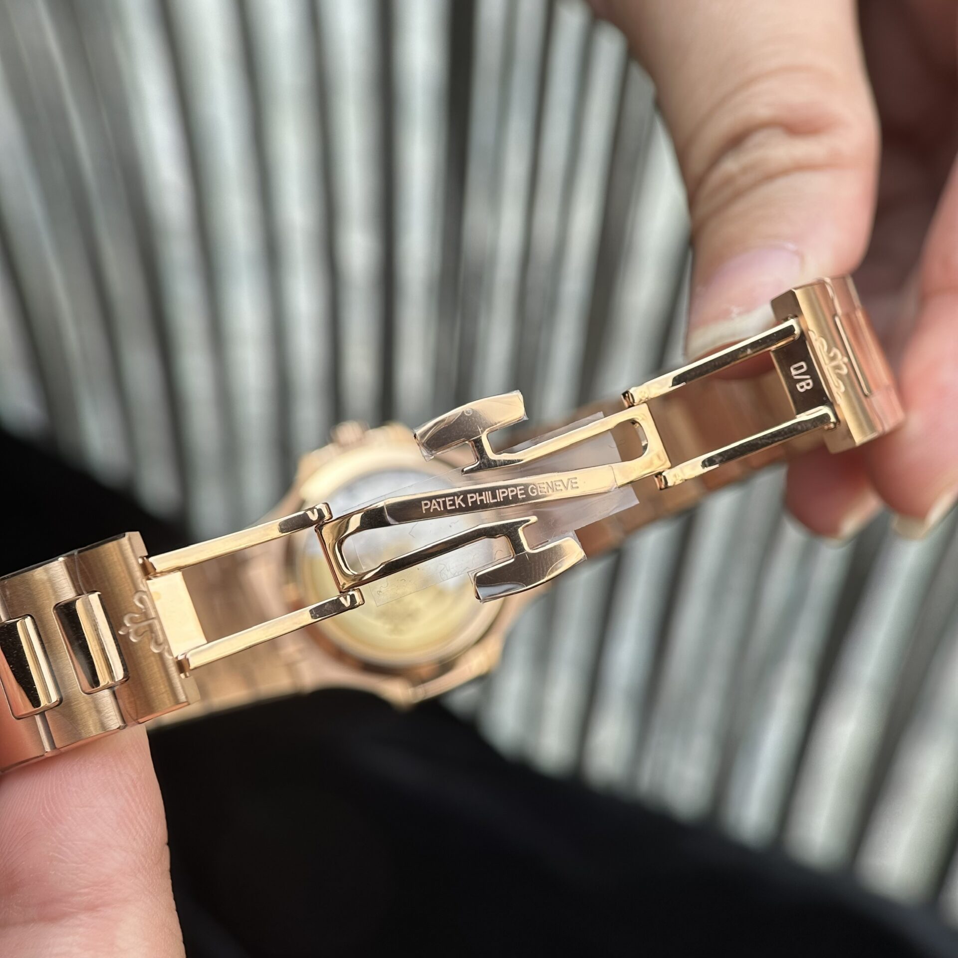 Patek Philippe Nautilus 7118 Replica 1:1 Watch Rose Gold 3K Factory 35.2mm