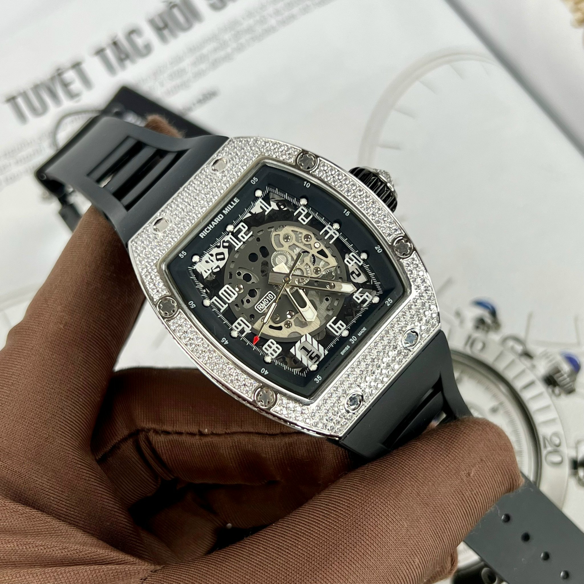 Richard Mille RM 010 Replica 1:1 Watch Silver With Stone Bezel AG 40MM