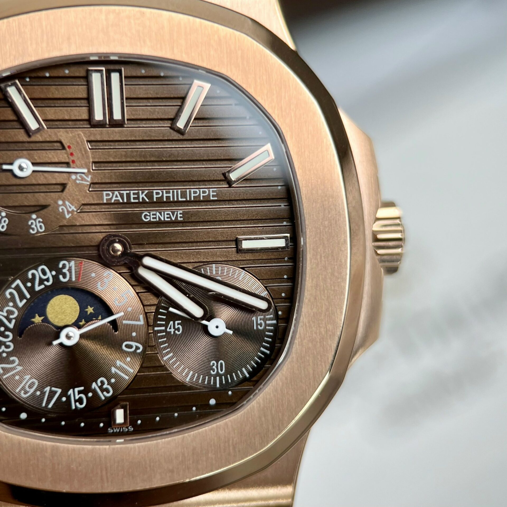 Patek Philippe Nautilus 5712 Chocolate Dial Gold Plated Replica 11 Watch GR 40mm