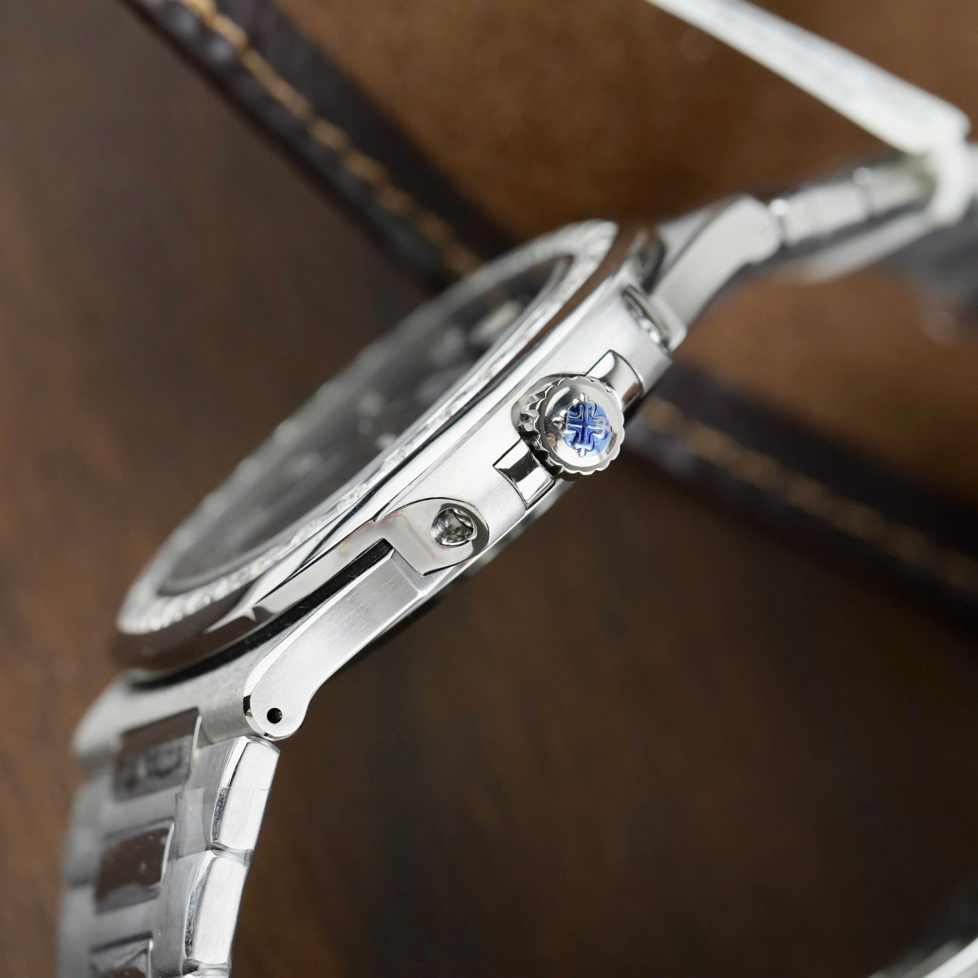 Patek Philippe Nautilus 5723 Gray Dial Imitation Watches Diamonds Moissanite Baguette Custom 40mm