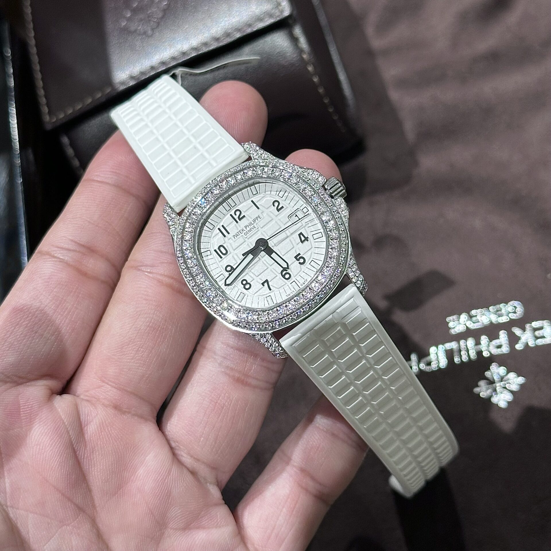 Patek Philippe Replica 11 Watch Aquanaut 5069G With Moissanite Diamond 35.6mm