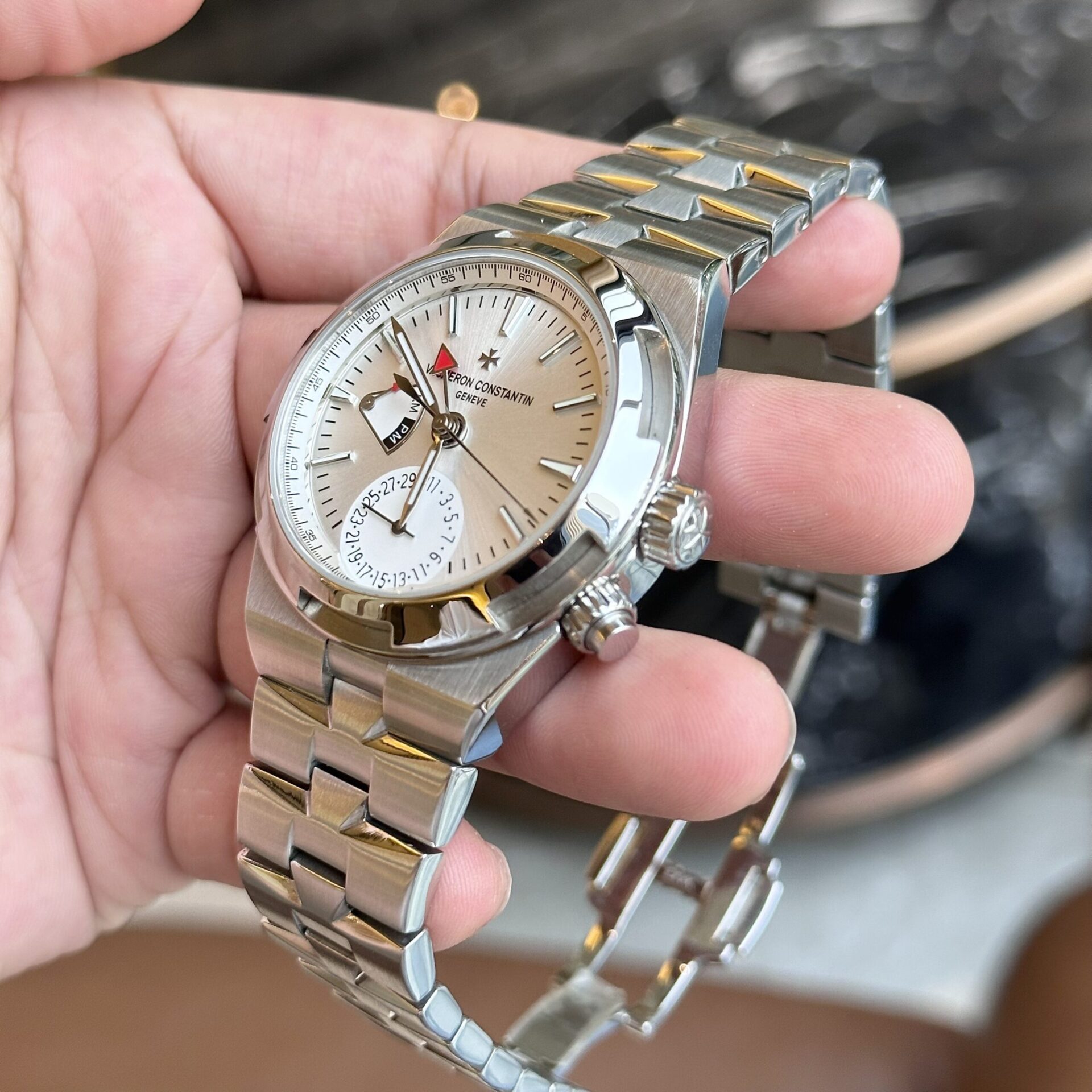 Vacheron Constantin Replica 1:1 Watch Overseas Dual Time 7900V White Dial 41mm