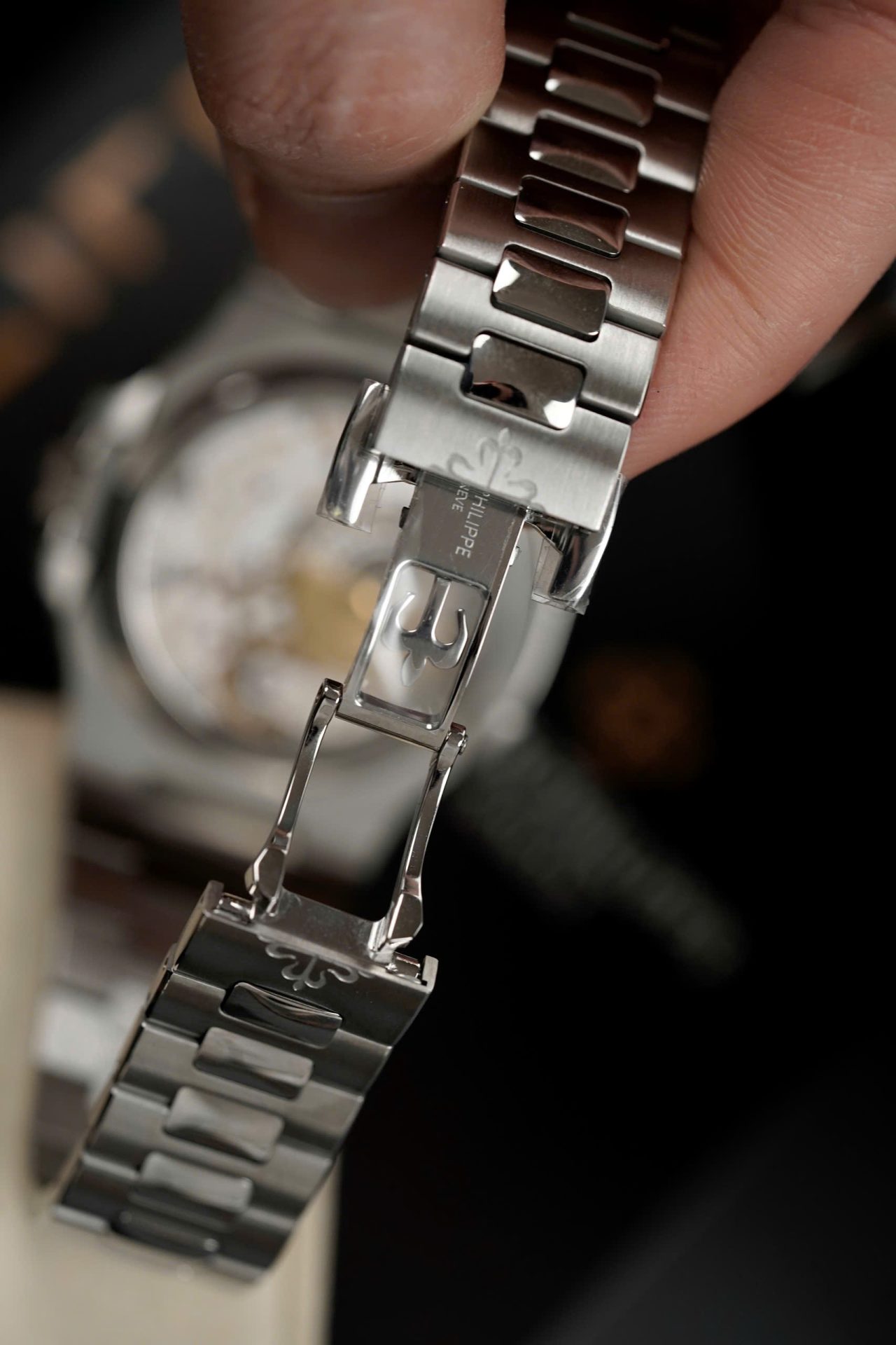 Patek Philippe Best Replica Watches Nautilus 5712 Custom Authentic Details 40mm