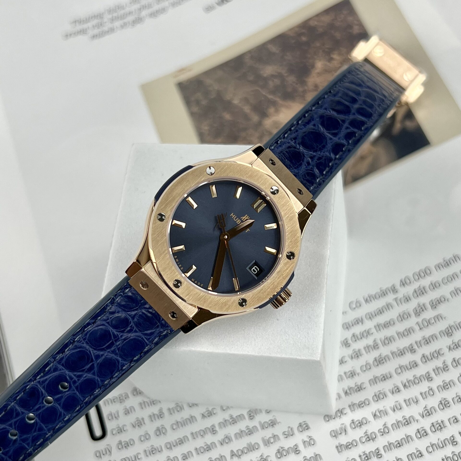 Hublot Replica 1: Watch Classic Fusion King Gold Women s Blue 33mm