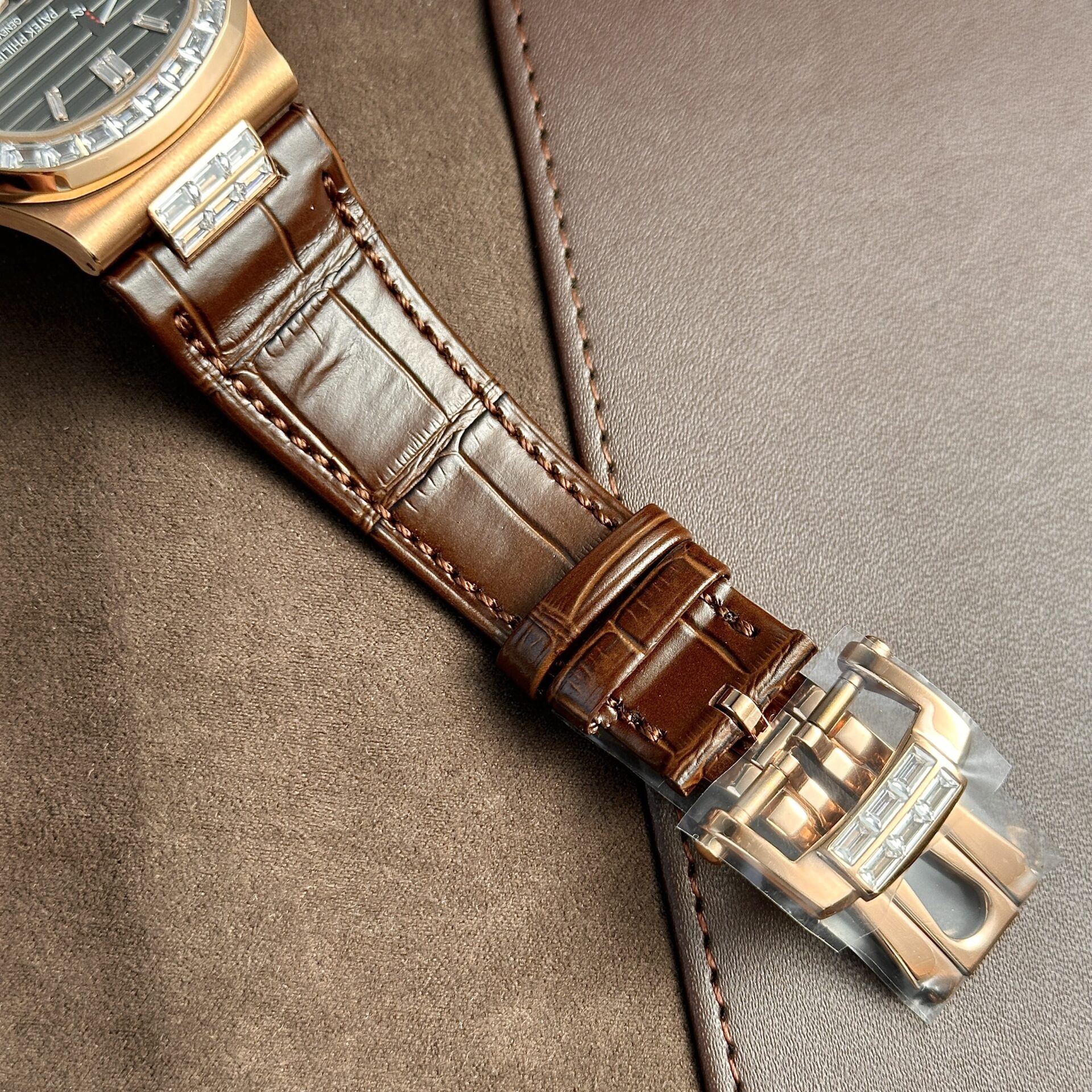 Patek Philippe 5724R Replica Watch Gray Dial Leather Strap Factory GR 40mm