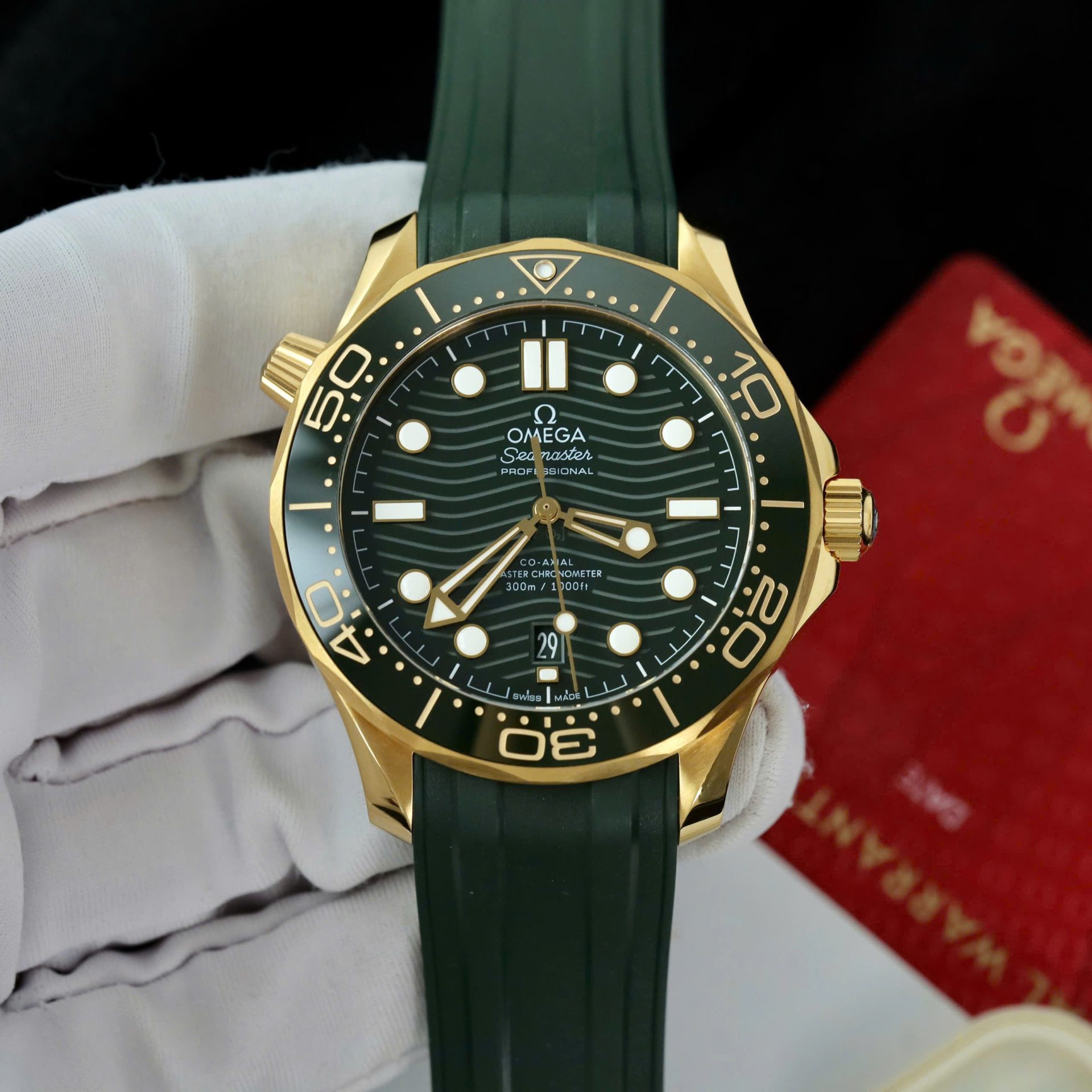 Omega Seamaster Diver 300M Replica Watches Green Dial Rubber Strap VS Factory 42mm