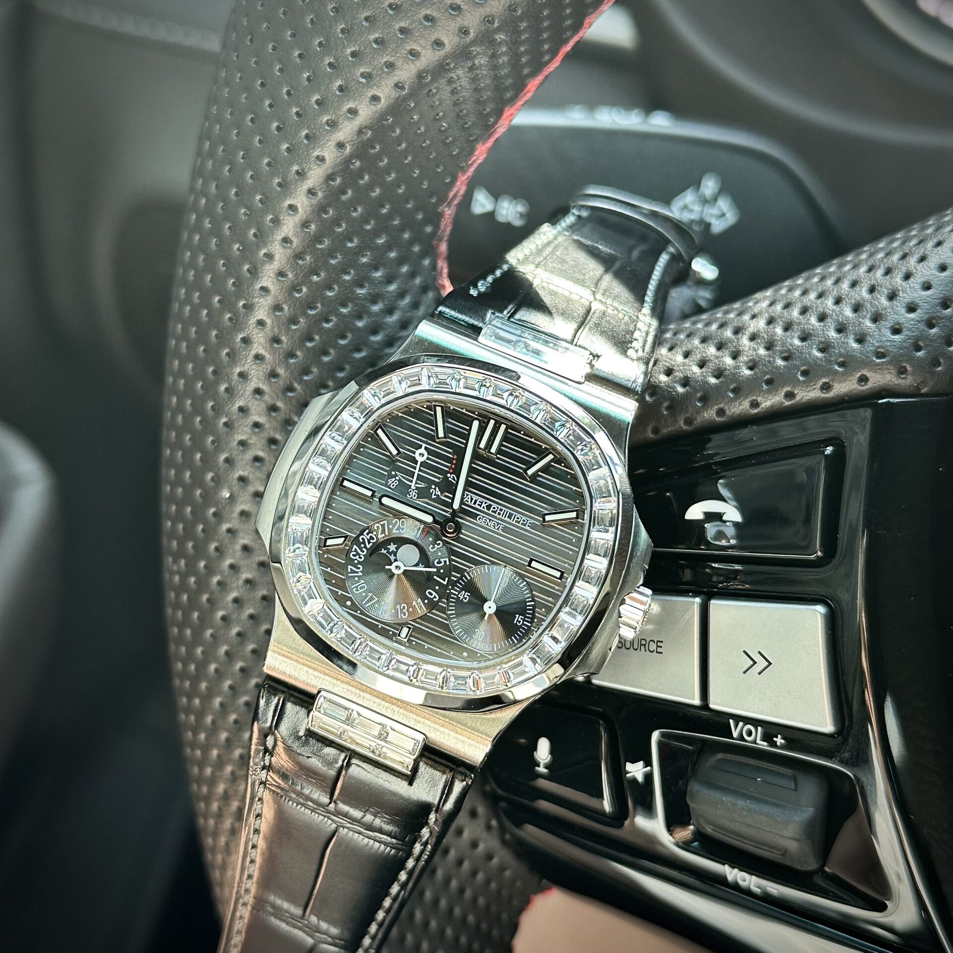 Patek Philippe Nautilus 5724G Replica Watch Grey Dial With Stone Bezel 40mm