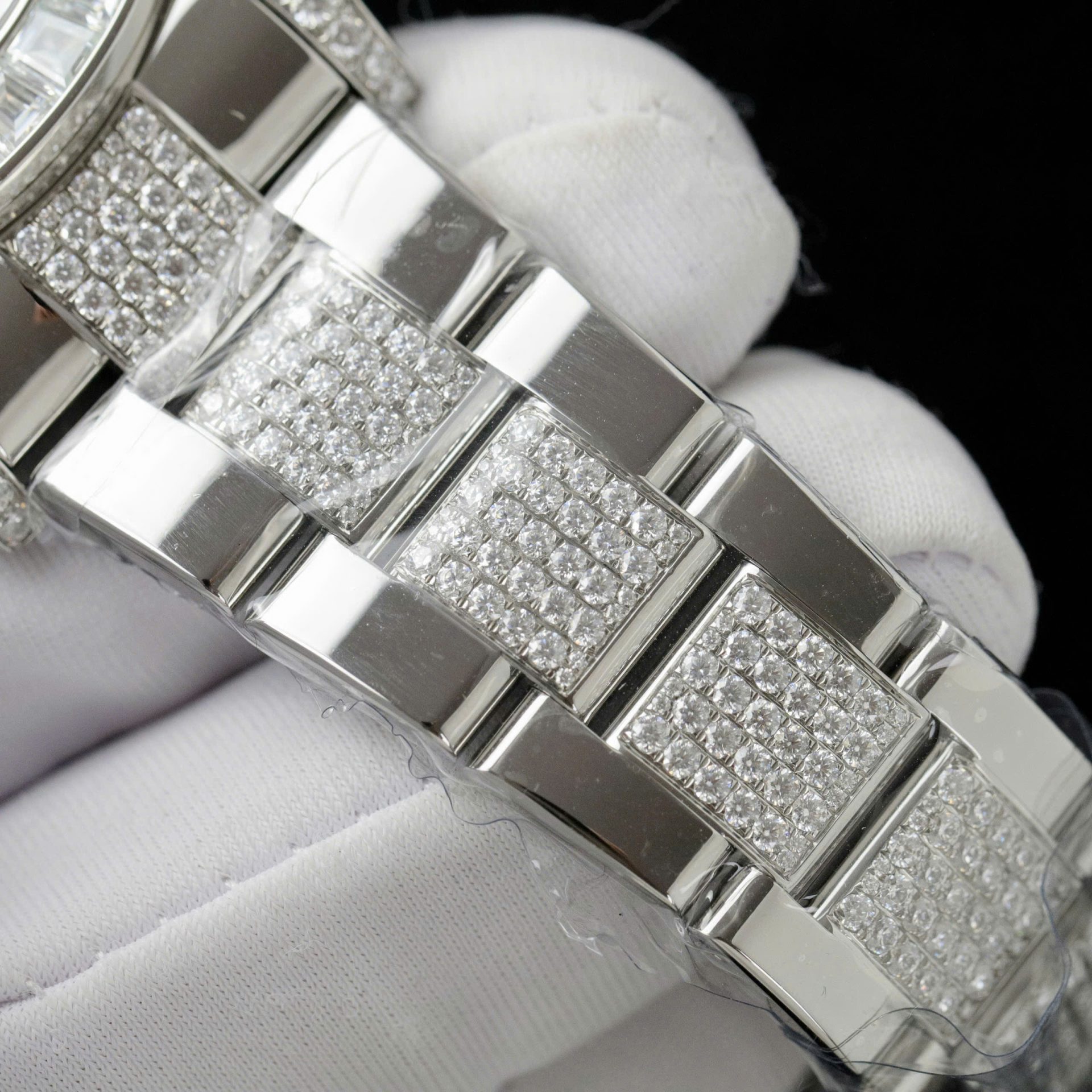 Rolex Daytona Eye Of The Tiger Replica Watch Diamonds Moissanite Hong Kong 40mm