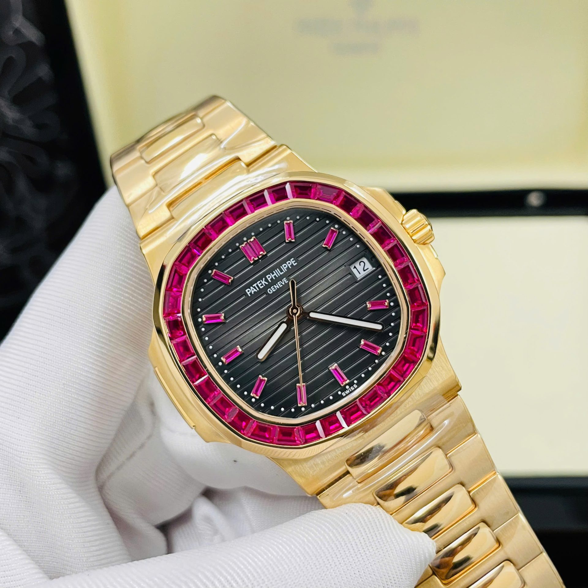Patek Philippe Nautilus 5723 Copies Watch 18K Gold Wrapped + Synthetic Ruby 40mm