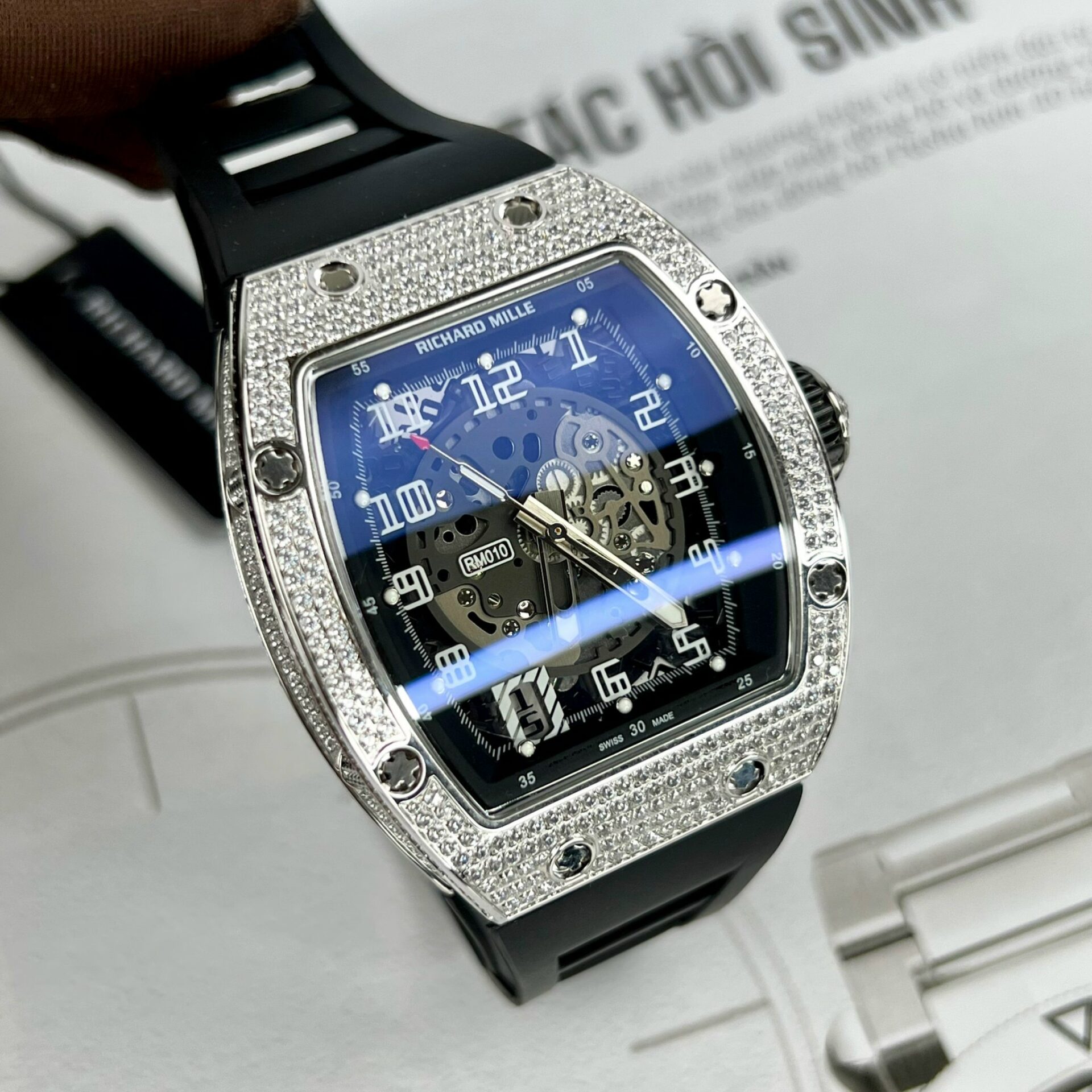 Richard Mille RM 010 Replica 1:1 Watch Silver With Stone Bezel AG 40MM
