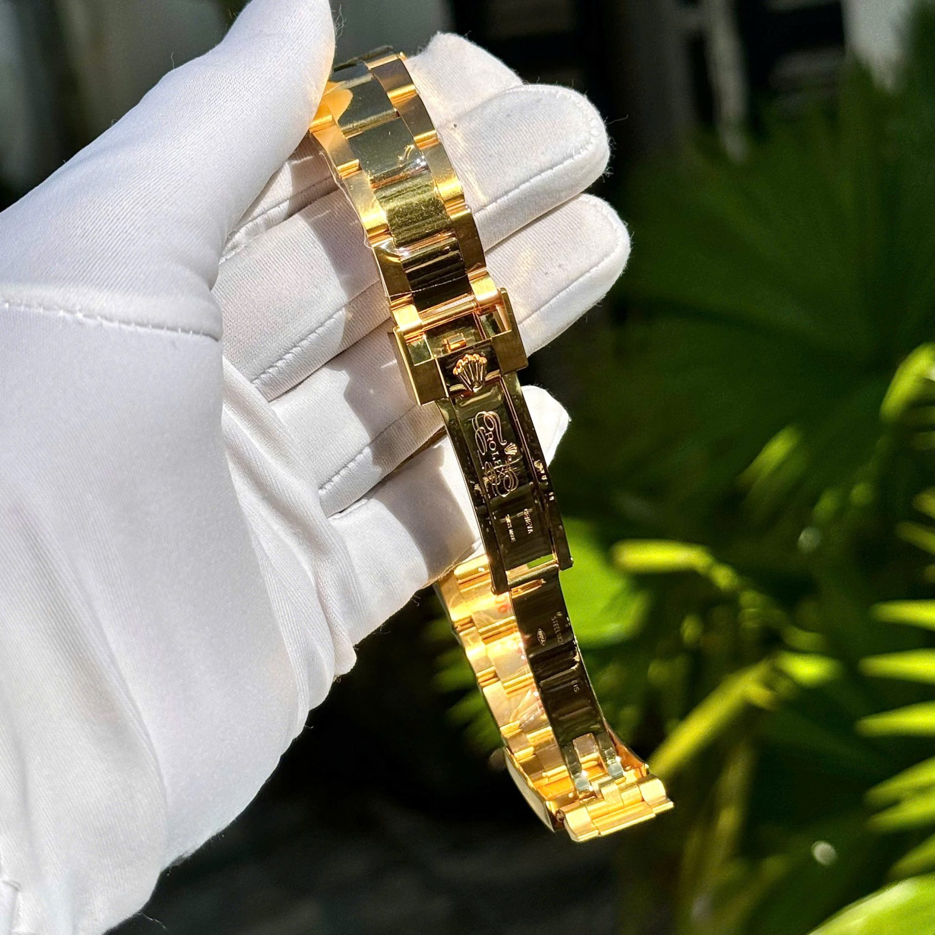 Rolex Daytona Rainbow Replica Watch 18K Gold Wrapped Customs Moissanite   Gemstones 40mm