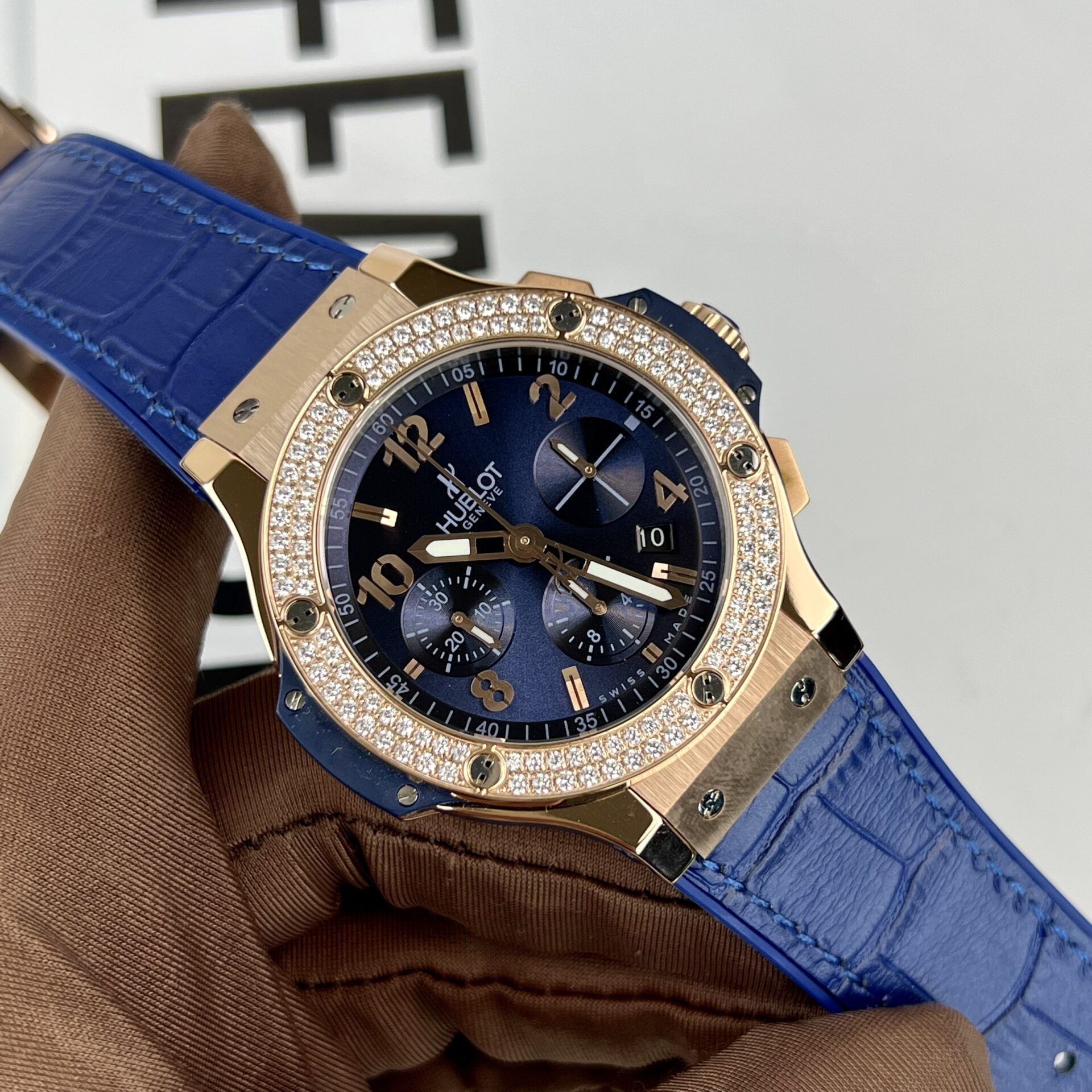 Hublot Replica 1:1 Watch Big Bang Chronograph Blue With Moissanite Bezel 44mm
