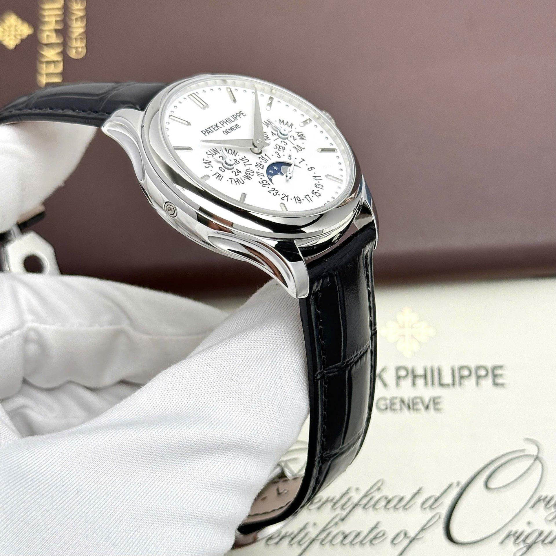 Patek Philippe Best Replica Watches Grand Complications 5327G Automatic Movement White Dial 40mm