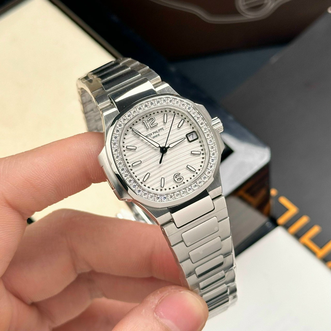 Patek Philippe Replica 1:1 Watch Nautilus 7010 Highest Quality for Women 32mm