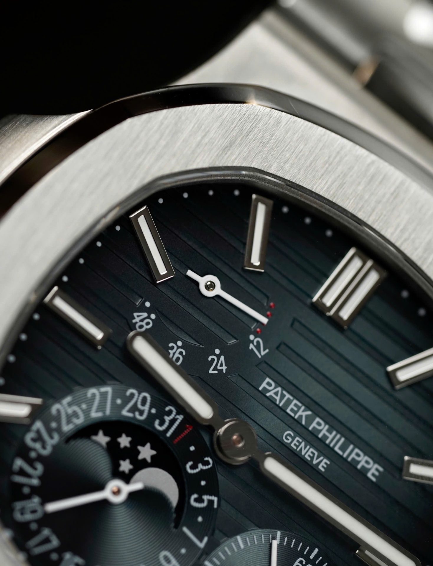 Patek Philippe Best Replica Watches Nautilus 5712 Custom Authentic Details 40mm