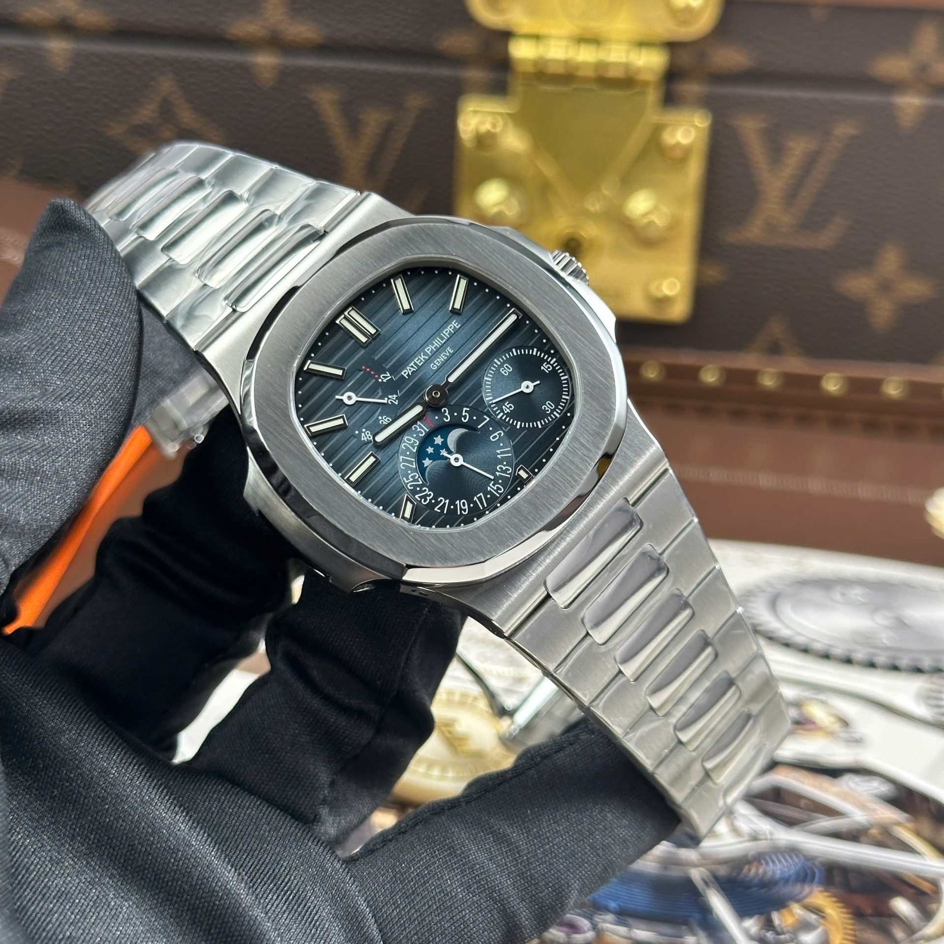 Patek Philippe Nautilus 5712 Replica Watches Blue Dial Metal Wire PPF Factory Version 3 40mm