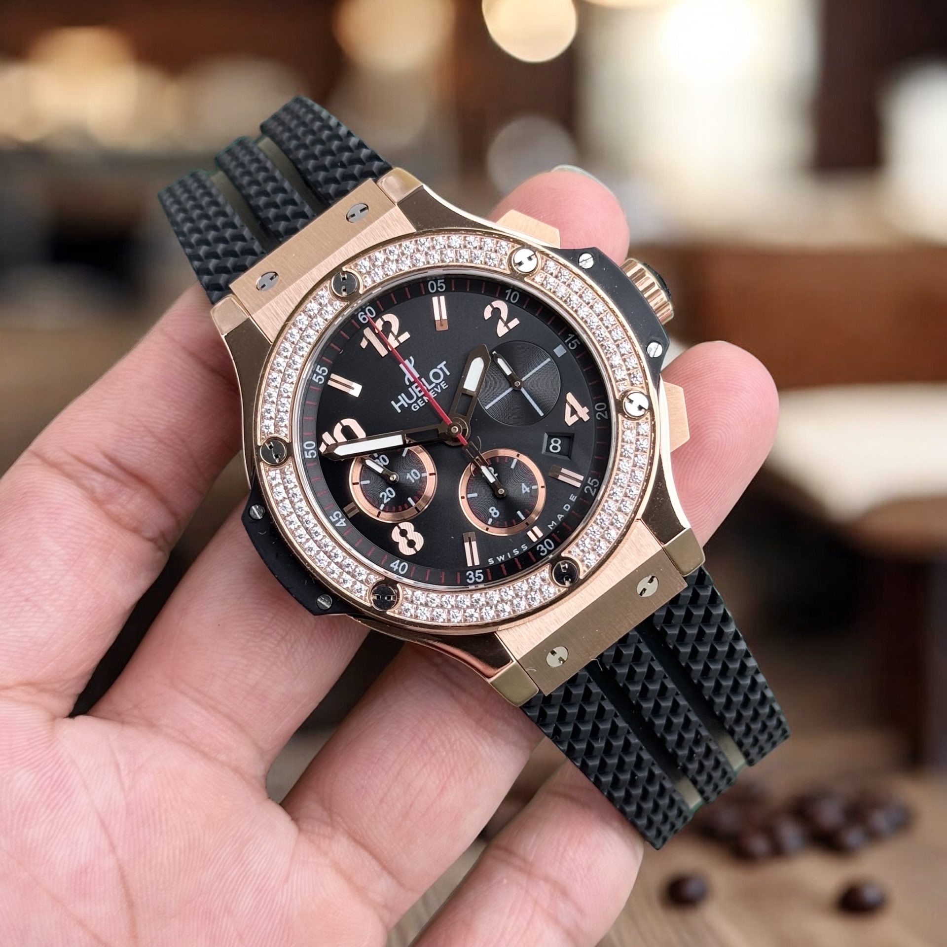 Hublot Replica 1:1 Watch Stone Bezel Big Bang Chronograph King Gold 44mm