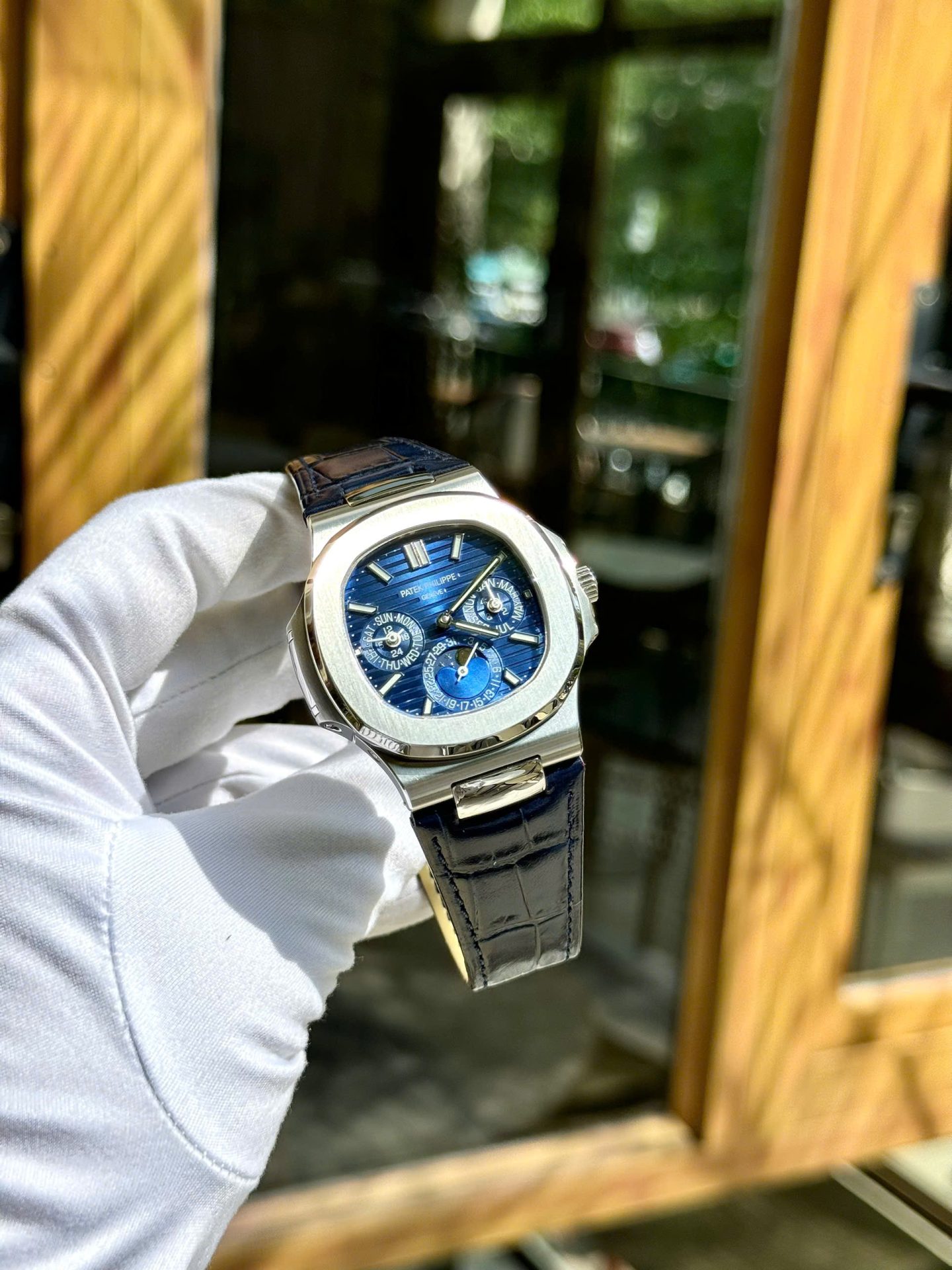 Patek Philippe High End Watch Replicas Nautilus 5740G Blue   Automatic Swiss Movement 40mm