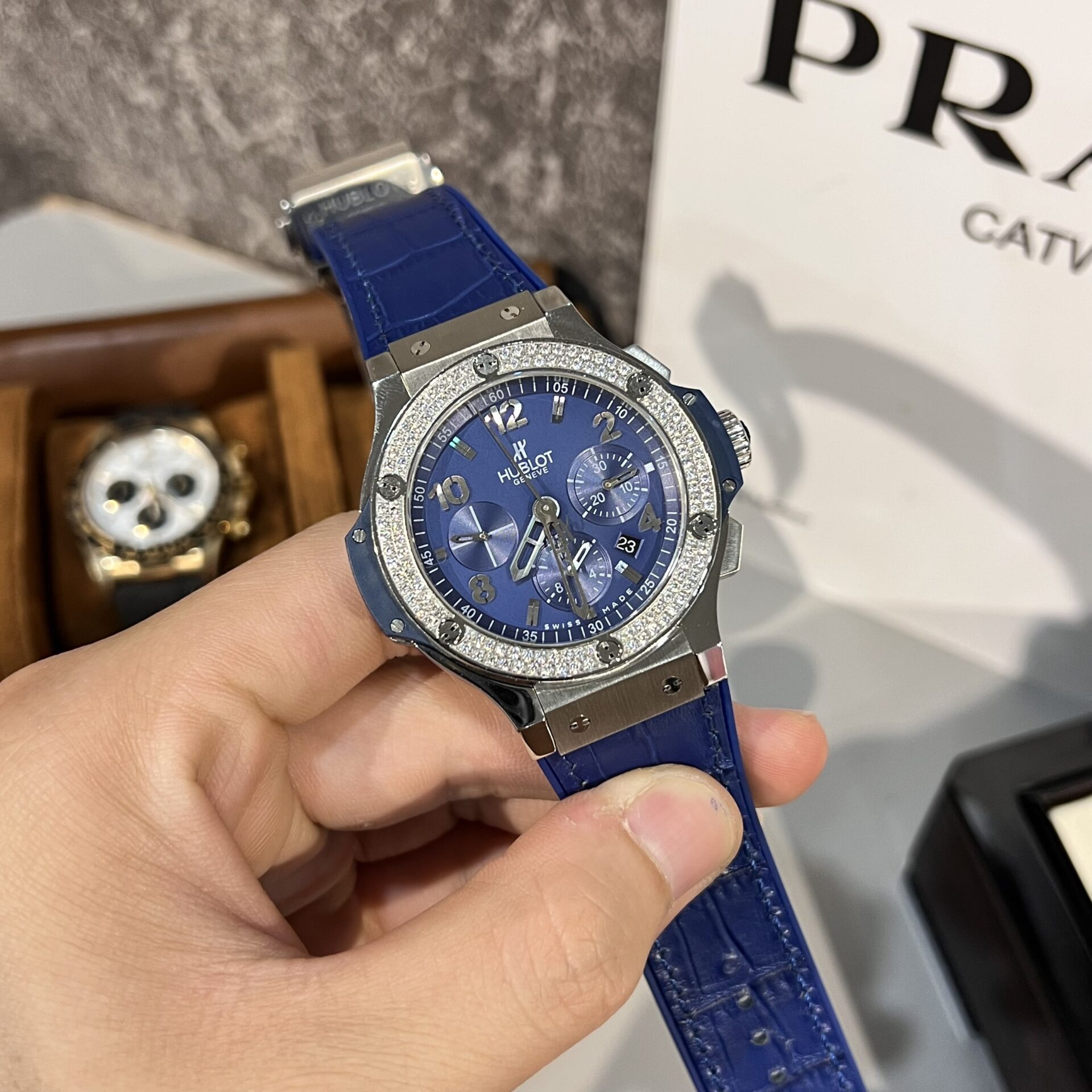 Hublot Replica Watch Big Bang Chronograph With Diamonds Bezel Blue Dial HB Factory 44mm