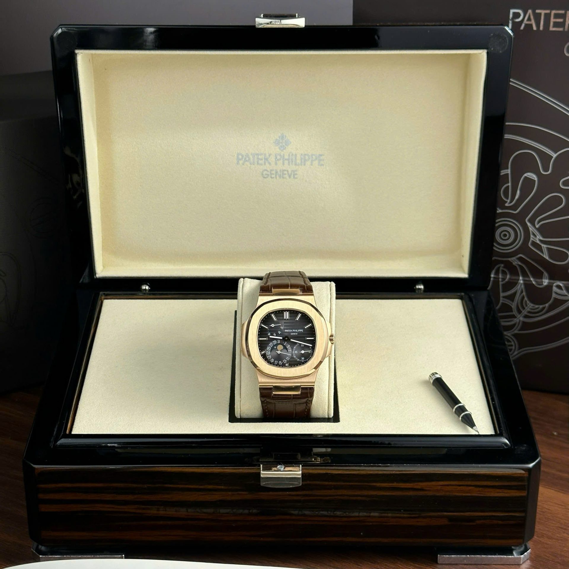 Patek Philippe Nautilus 5712G Best Replica Watch Gray Dial PPF Factory 40mm