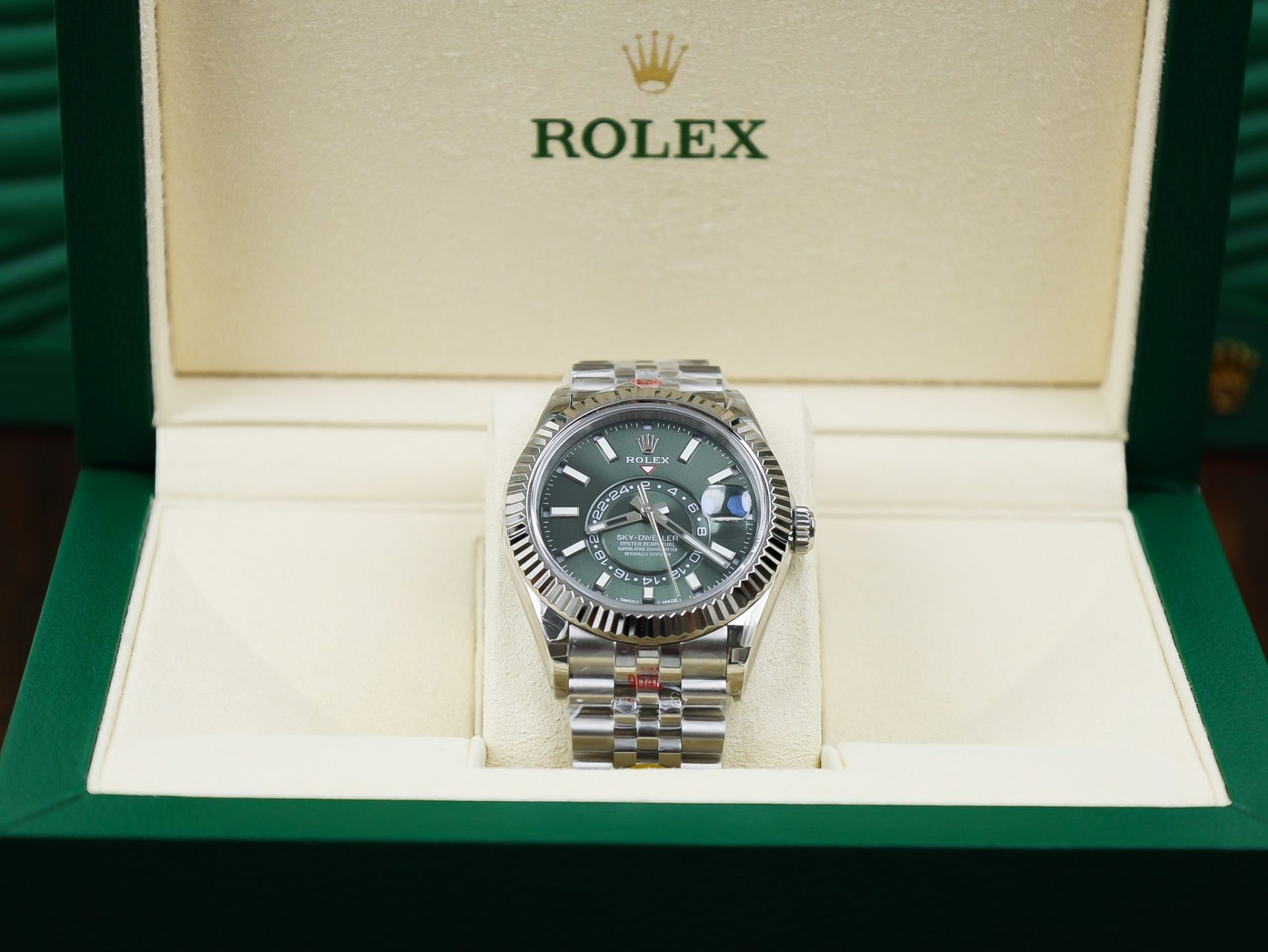 Rolex Replica 1:1 Watch Sky Dweller Green Dial Jubilee Strap 42mm