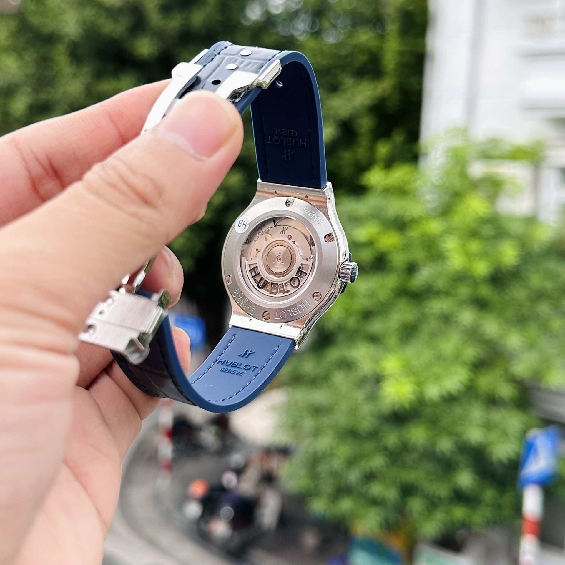 Hublot Replica 1:1 Watch Classic Fusion Blue Dial With Full Diamond HB Factory 38mm