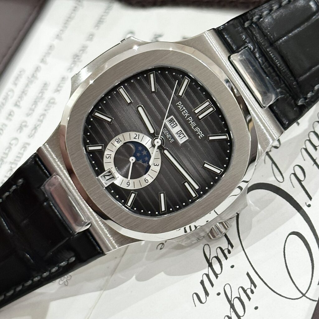 Patek Philippe Nautilus 5726 Replica 1:1 Watch Gray Dial GRF 40.5mm