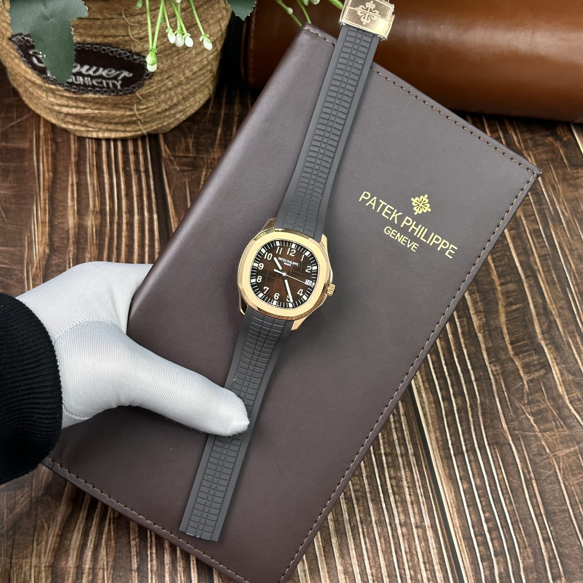 Patek Philippe Replica 1:1 Watch Aquanaut 5167R Chocolate Dial Factory 3K 40mm
