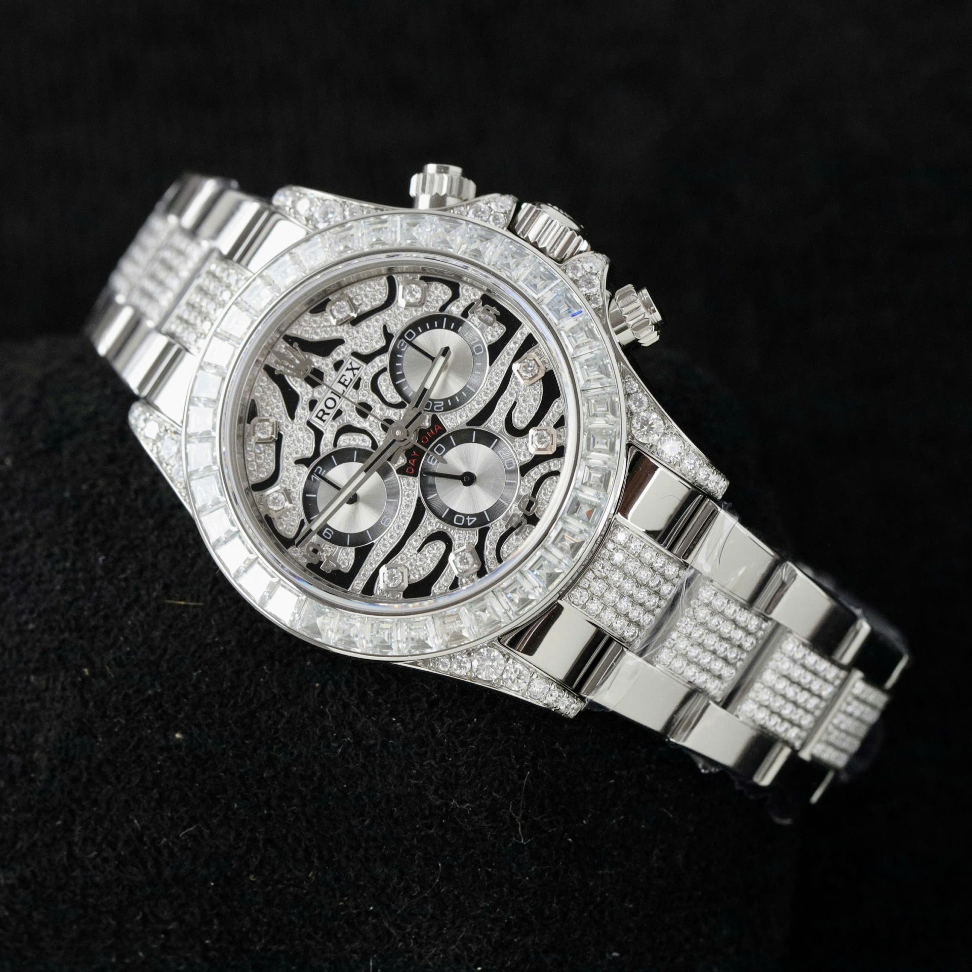 Rolex Daytona Eye Of The Tiger Replica Watch Diamonds Moissanite Hong Kong 40mm