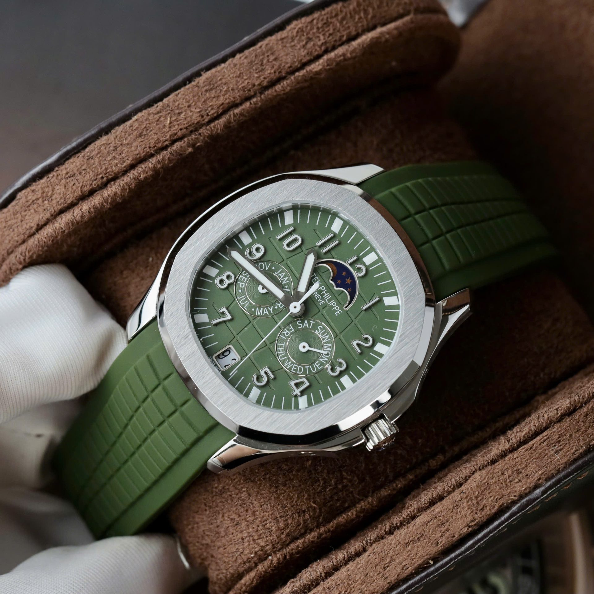 Patek Philippe Best Replica Watch Aquanaut 5261G Automatic Swiss Movement Green Dial 40mm