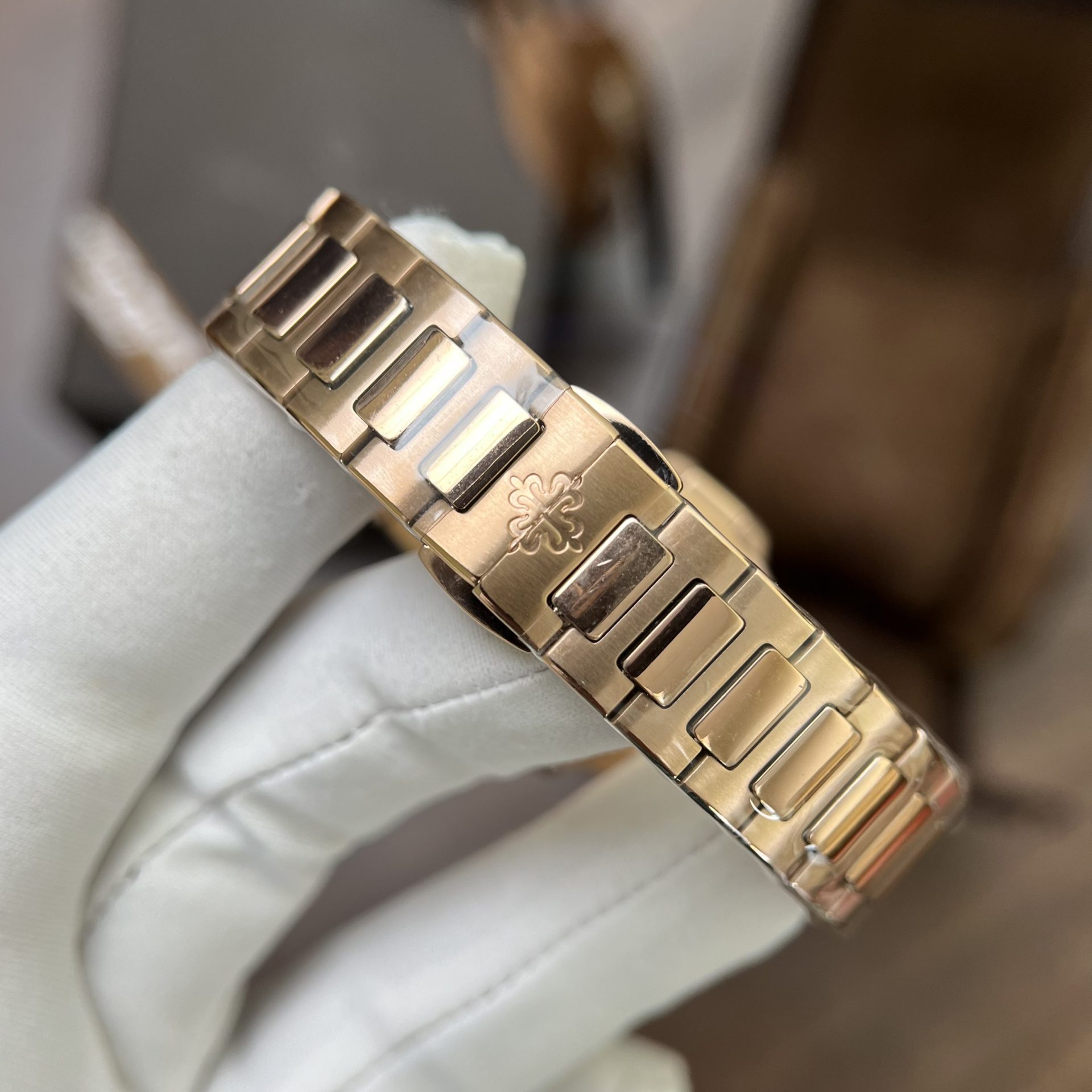 Patek Philippe Replica 11 Watch Nautilus 7010 Rose Gold With Stone Metal Strap 32mm