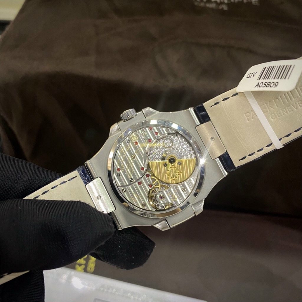 Patek Philippe Rep 11 Watch Nautilus 5724 Moissanite Baguette Blue Dial 40mm