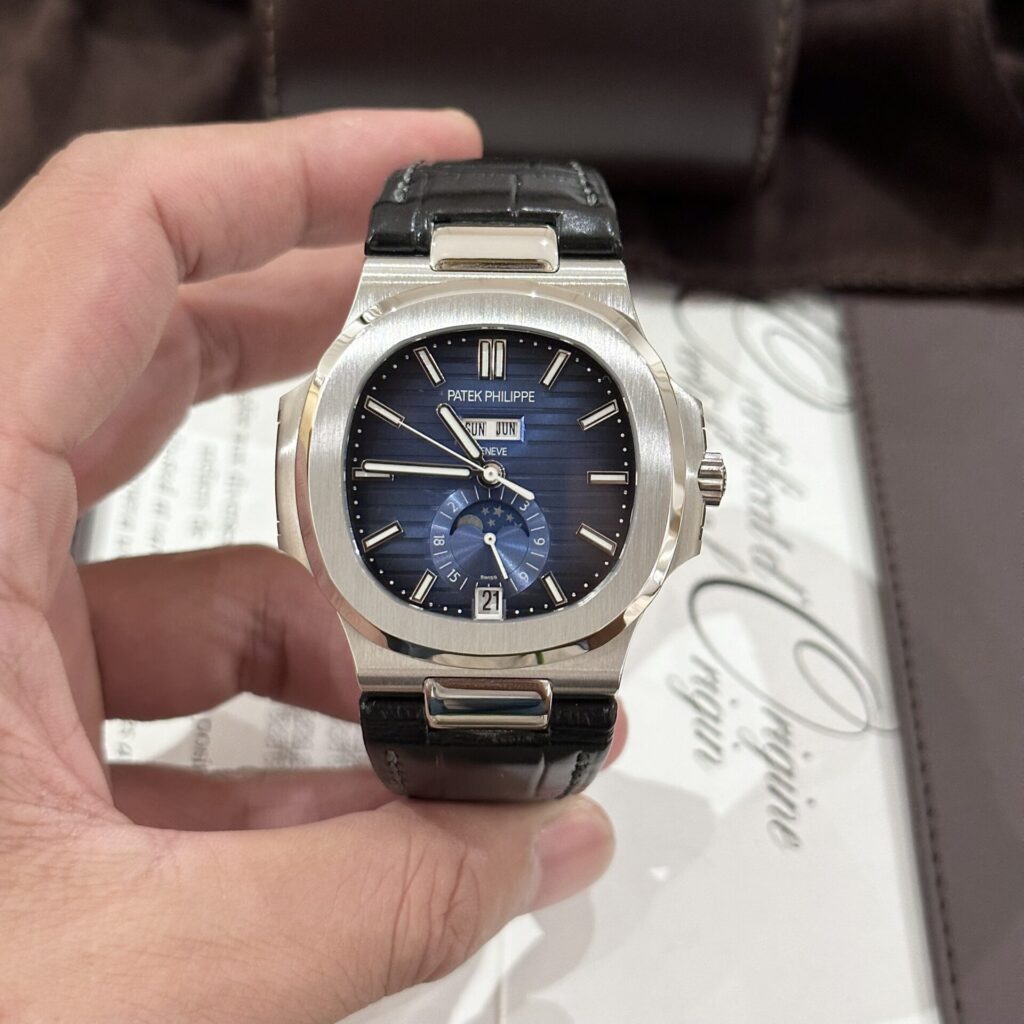 Patek Philippe Nautilus 5726 Replica 1:1 Watch Blue Dial Leather Strap GRF 40.5mm