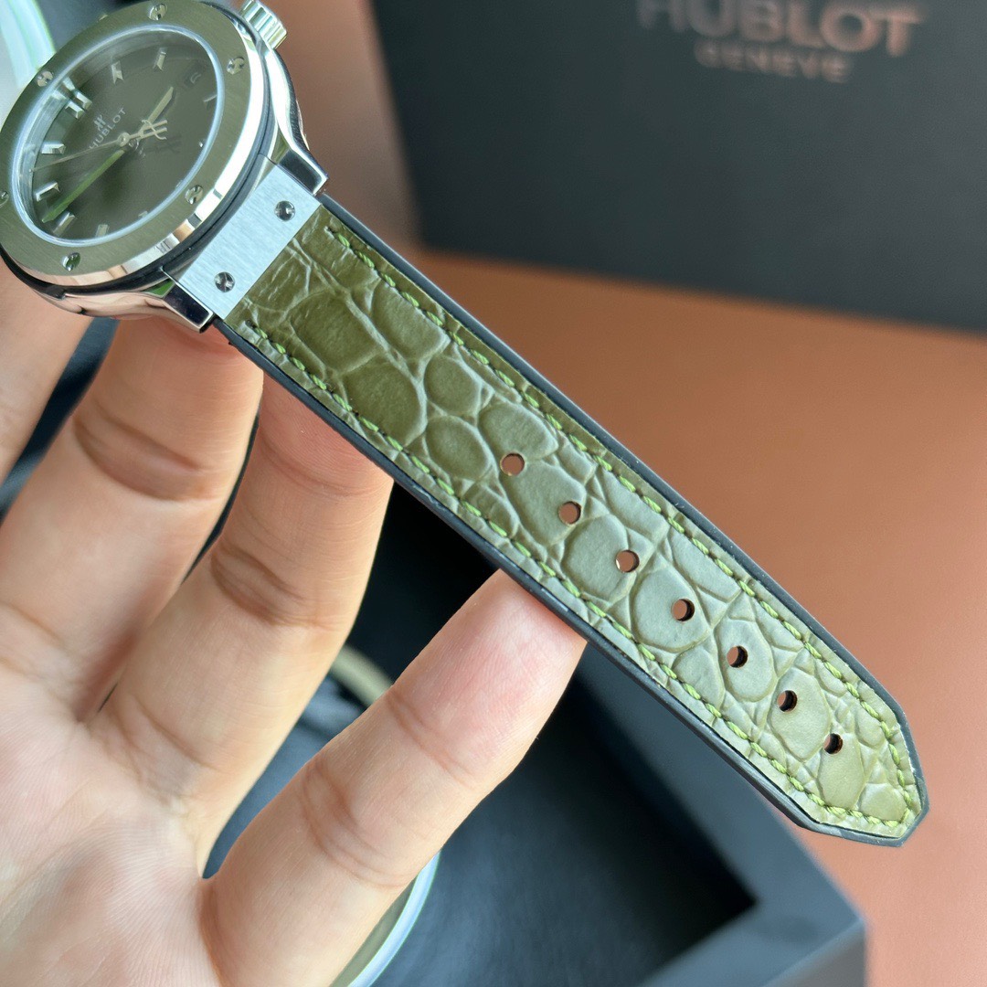 Hublot Replica 1:1 Watch Classic Fusion Women s Battery Swiss 33mm