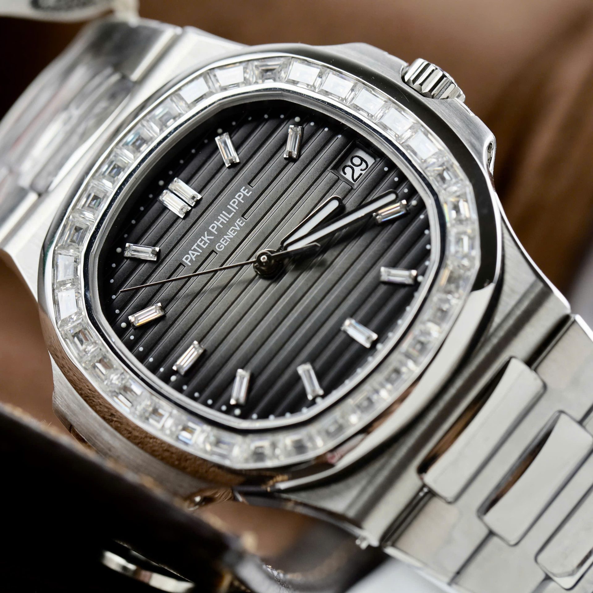 Patek Philippe Nautilus 5723 Gray Dial Imitation Watches Diamonds Moissanite Baguette Custom 40mm