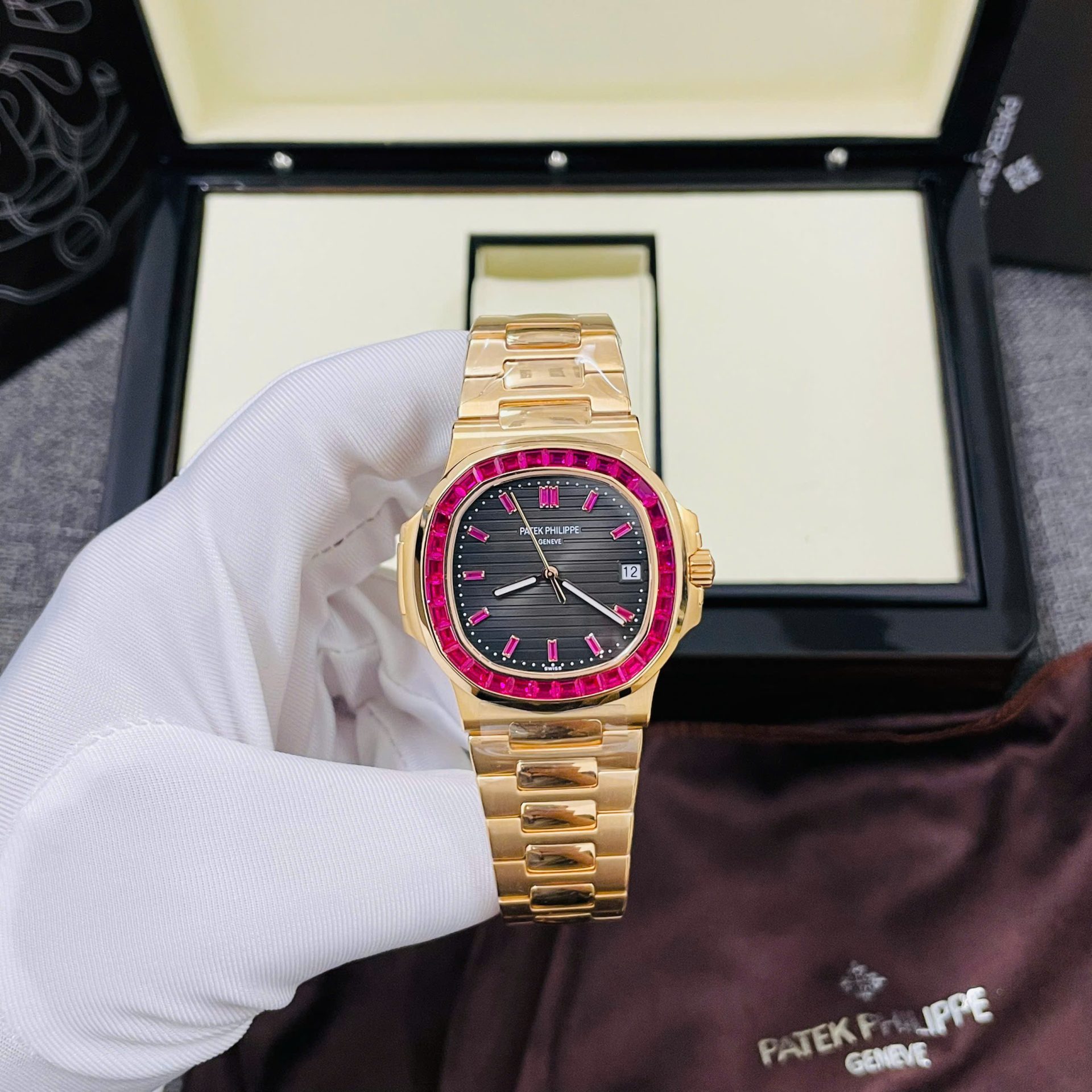 Patek Philippe Nautilus 5723 Copies Watch 18K Gold Wrapped + Synthetic Ruby 40mm