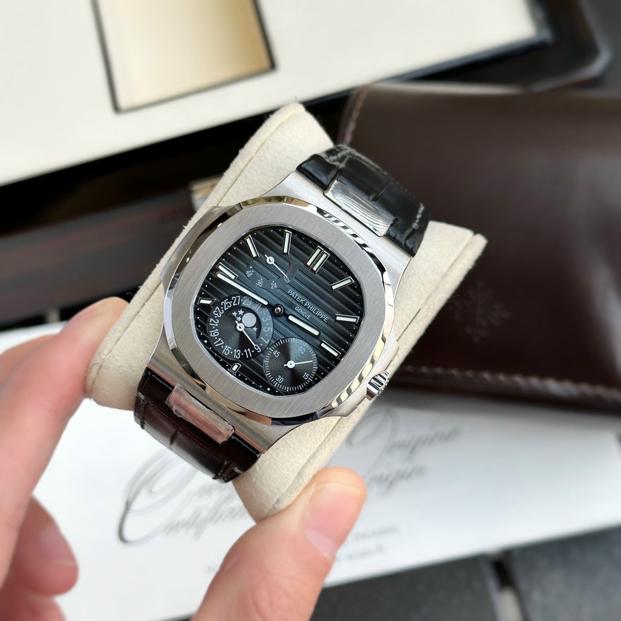 Patek Philippe Replica 11 Watch Nautilus 5712 Leather Strap Blue Black Dial GR Factory 40mm