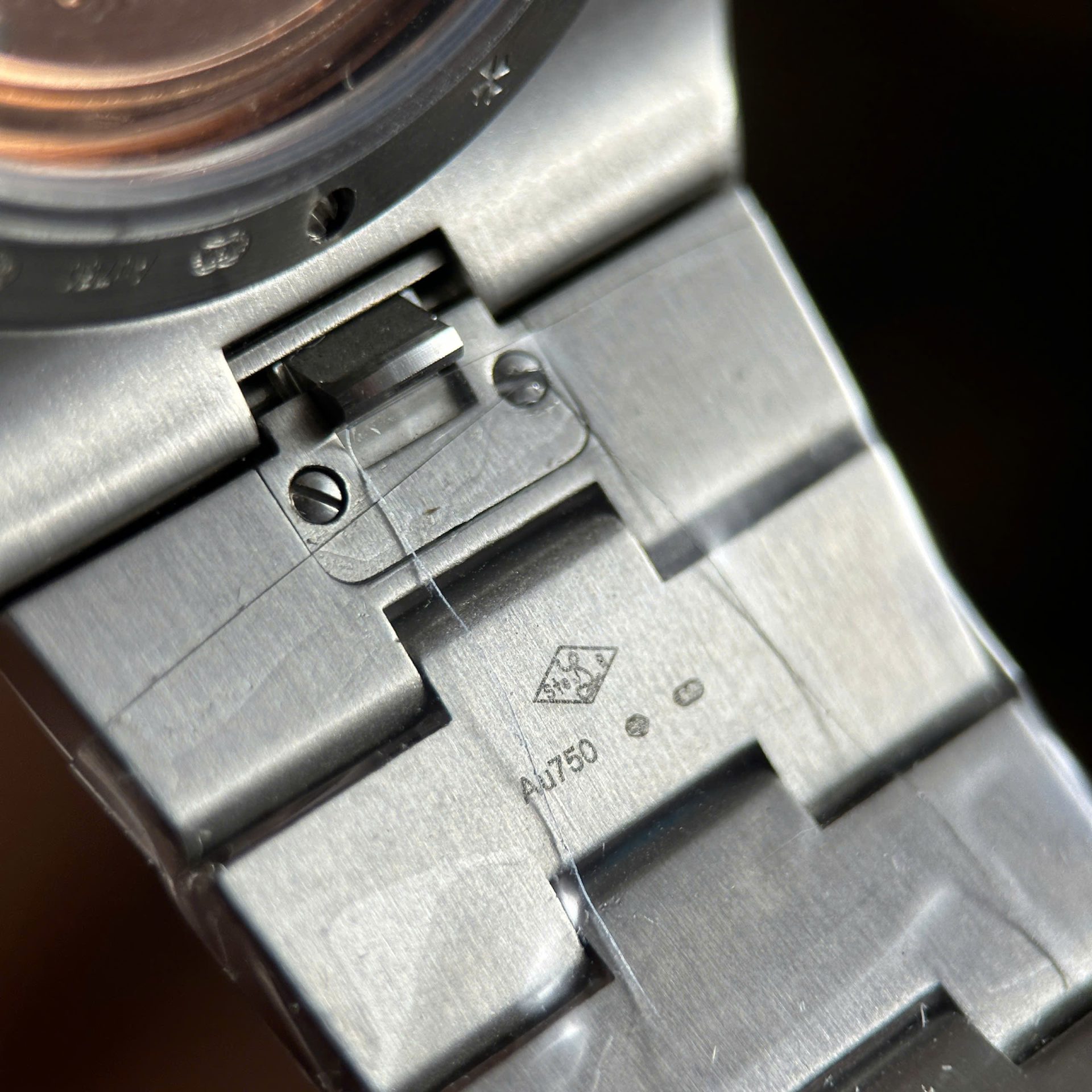 Vacheron Constantin Overseas Ultra-Thin 2000V Knock Off Watches White Dial Metal Wire 8F Factory 40mm