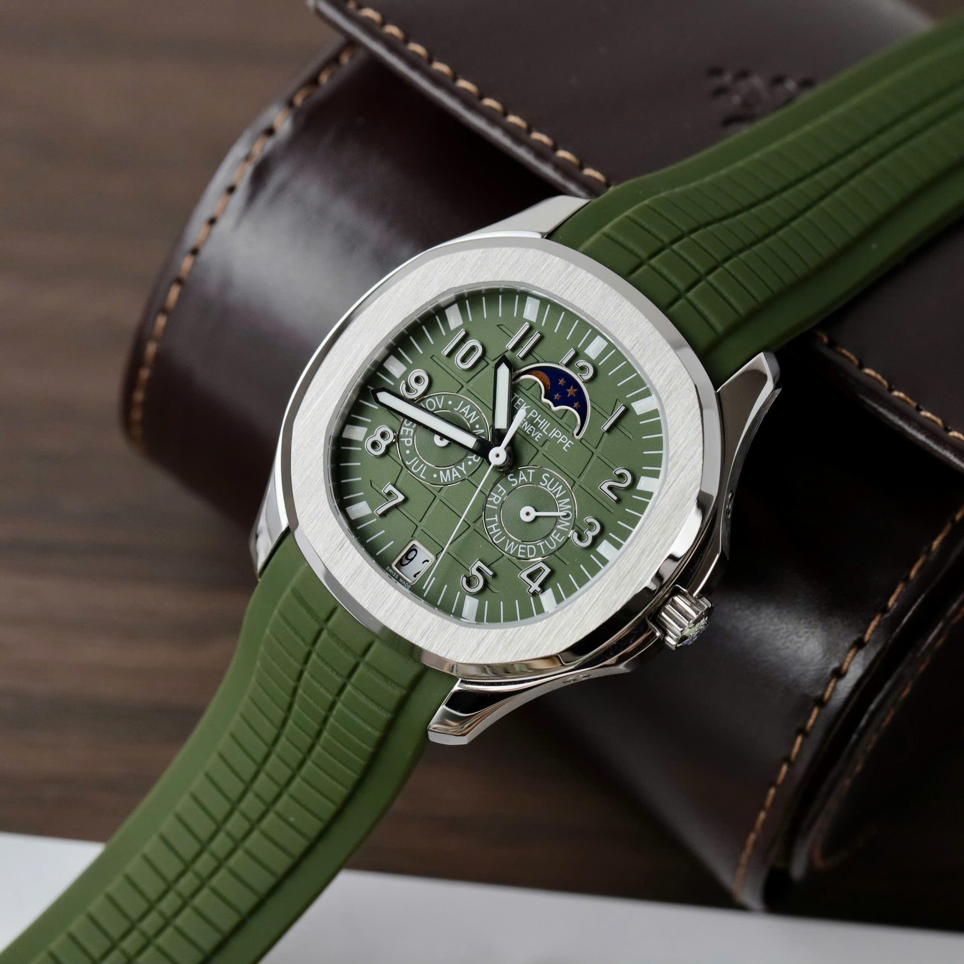 Patek Philippe Best Replica Watch Aquanaut 5261G Automatic Swiss Movement Green Dial 40mm