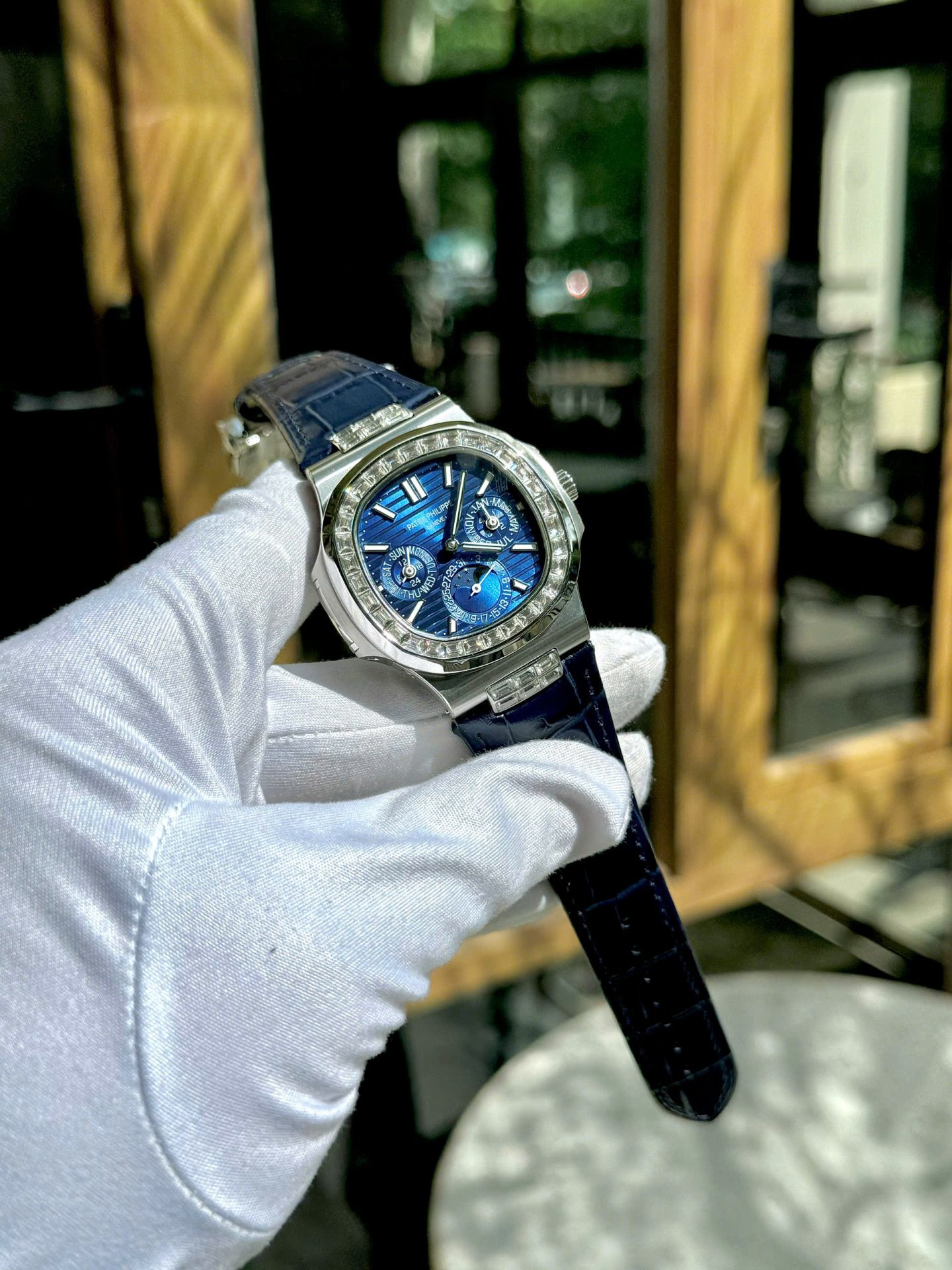 Patek Philippe High End Watch Replicas Nautilus 5740G Diamond   Blue Dial Best Quality 40mm