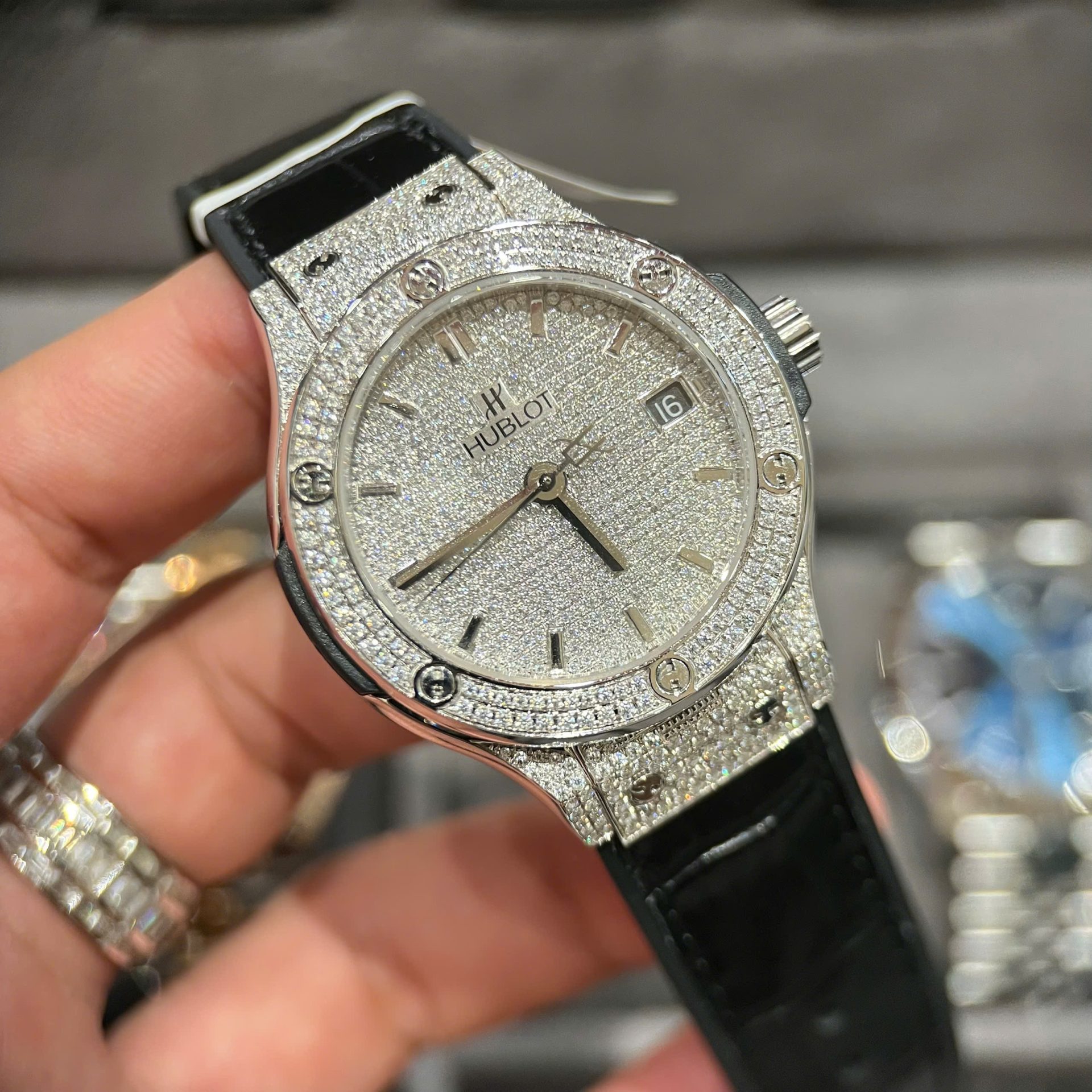 Hublot Classic Fusion Titanium Diamonds Pavé Full Moissanite Hong Kong Imitation Watches 38mm