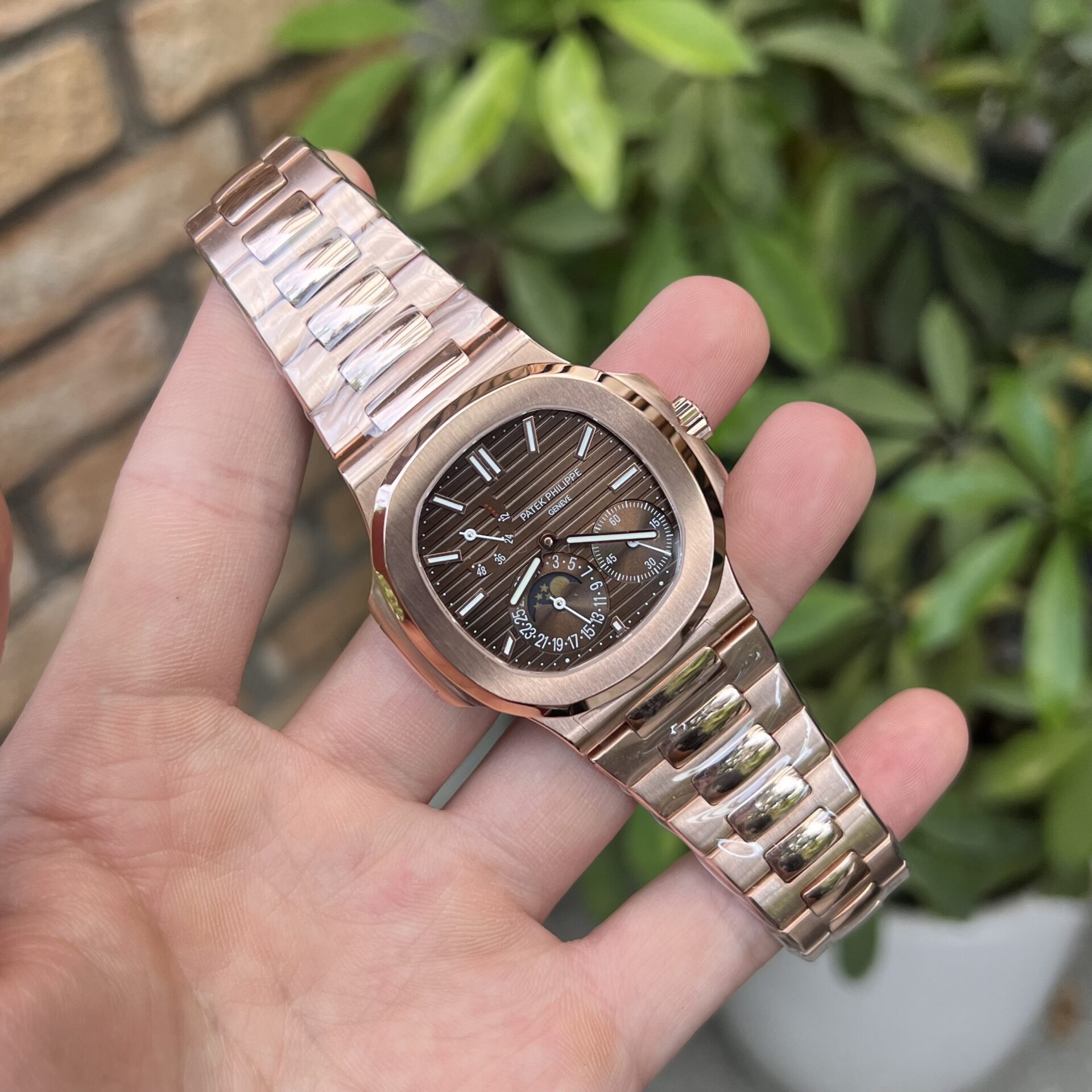 Patek Philippe Replica 11 Watch Nautilus 5712 Rose Gold Wrapped Chocolate Dial GRF 40mm