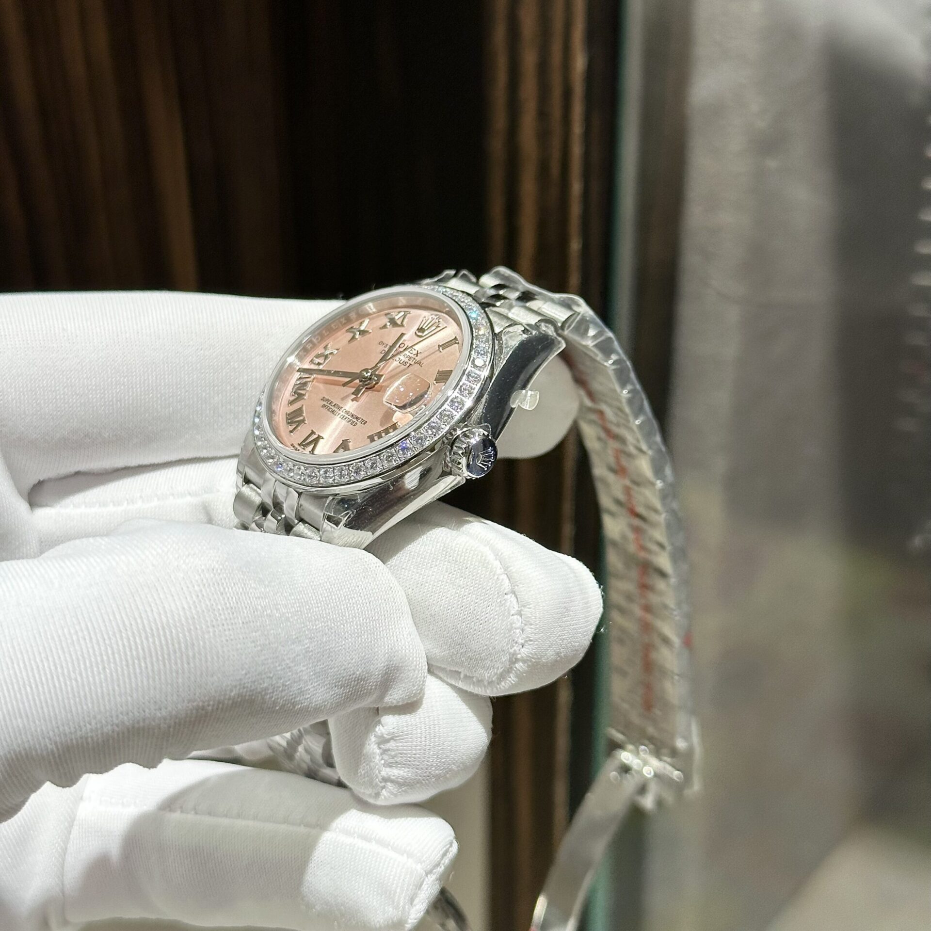 Rolex Rep 11 Watch DateJust Women s With Stone Bezel Jubilee Strap EW 31mm