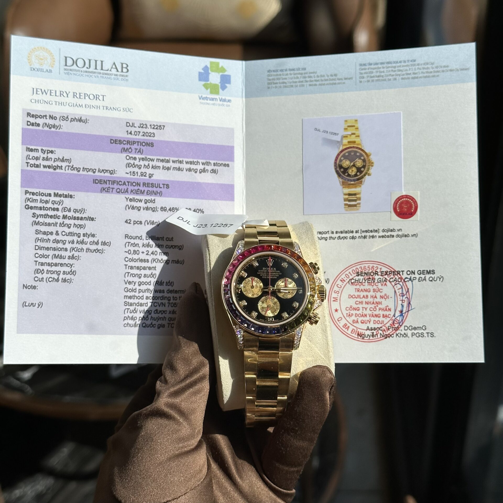 Rolex Replica Watch Daytona Rainbow Yellow Gold Wrapped Moissanite Diamonds TWF 40mm