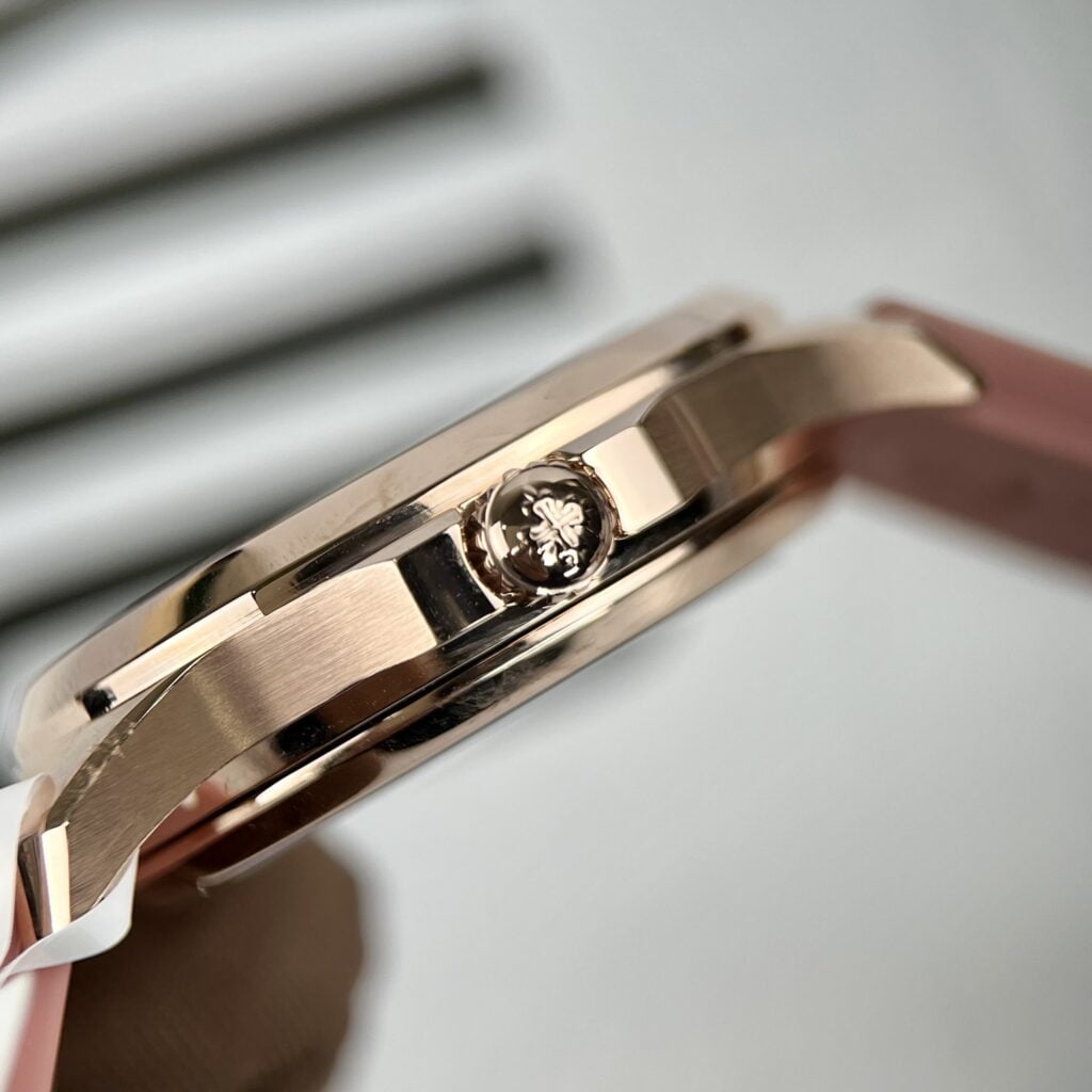 Patek Philippe Replica 11 Watch Aquanaut 5072R Gold Wrapped Moissanite Diamond 35.6mm