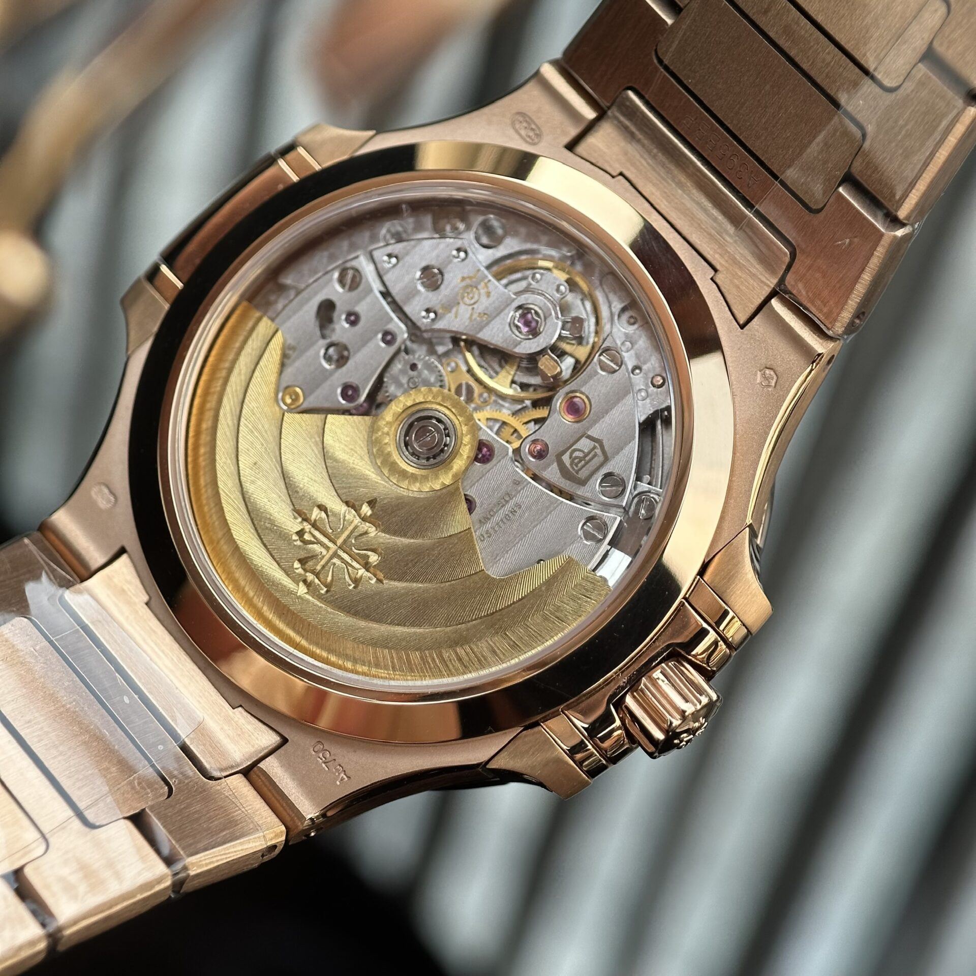 Patek Philippe Nautilus 7118 Replica 1:1 Watch Rose Gold 3K Factory 35.2mm