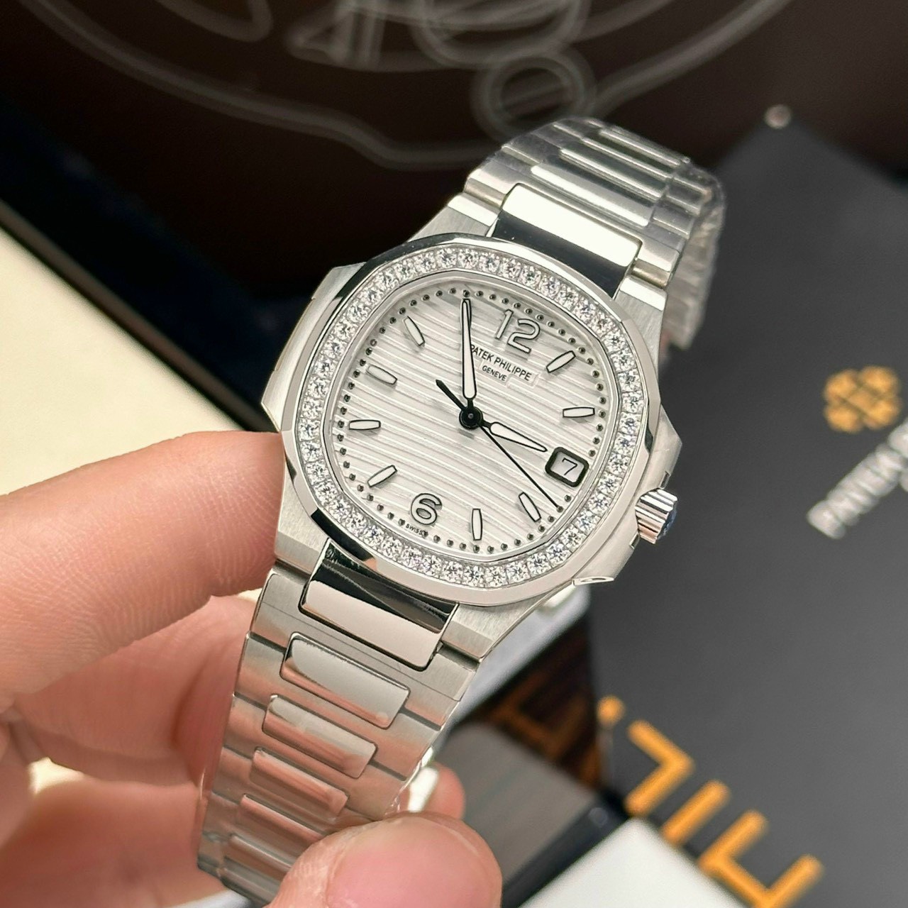 Patek Philippe Replica 1:1 Watch Nautilus 7010 Highest Quality for Women 32mm