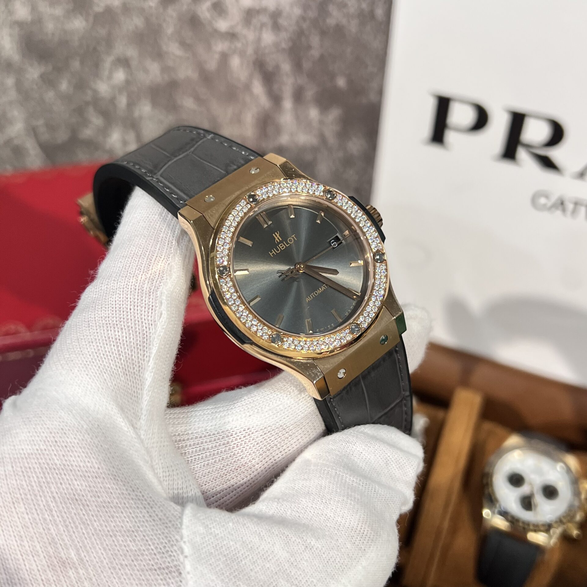 Hublot Replica Watch Classic Fusion King Gold Gray Dial With Moissanite Bezel 42mm