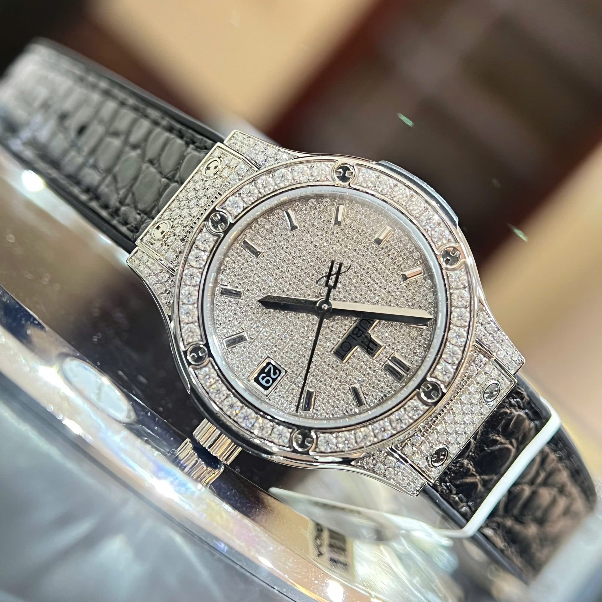 Hublot Classic Fusion Titanium Pavé Customs Full Moissanite Diamonds High End Watch Replicas 33mm